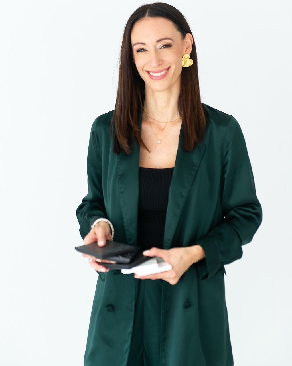 Hi Iâm Andrea đđź your friend, the custom closet designer. Based in St. Pete, FL & traveling to Dallas TX (& beyond), Iâve spent the last nine years helping clients design custom closets that balance beauty and function in equal measure.
My specialty lies in blending aesthetic design with practical purpose, creating spaces that not only look elevated but make your daily routine effortless. From layout flow and lighting to finishes and accessories, every detail has intent behind it.
Whether youâre building, remodeling, or ready to optimize what you already have, Iâm here to help you design a smarter, more beautiful closet that fits your life perfectly â¨
#ClosetDesign #ClosetGoals #StPeteDesign #DallasDesign #CustomCloset #YourFriendTheClosetDesigner