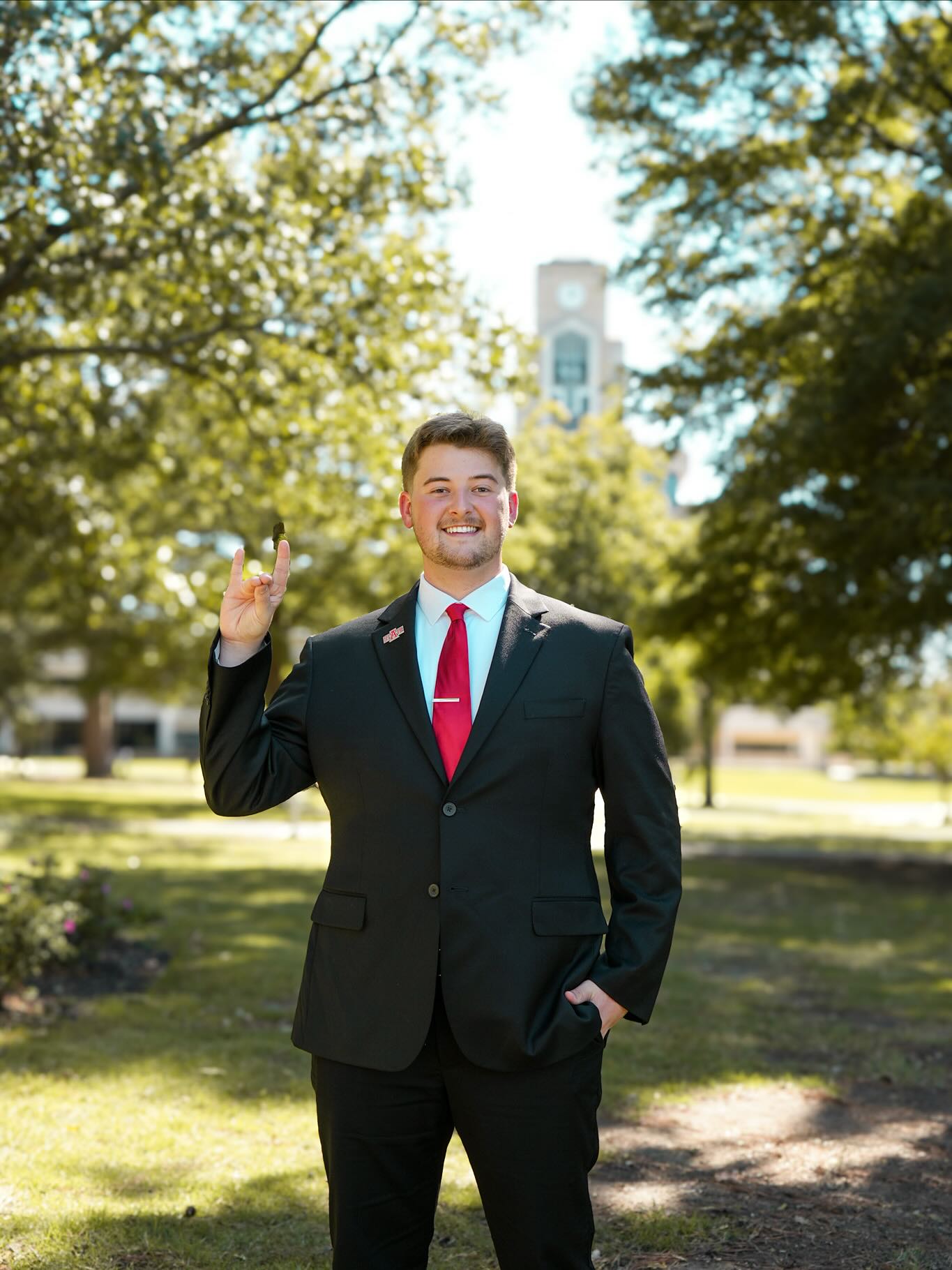 December Grads!⭐️ Now is the PERFECT time to take some senior pics! Message me today!