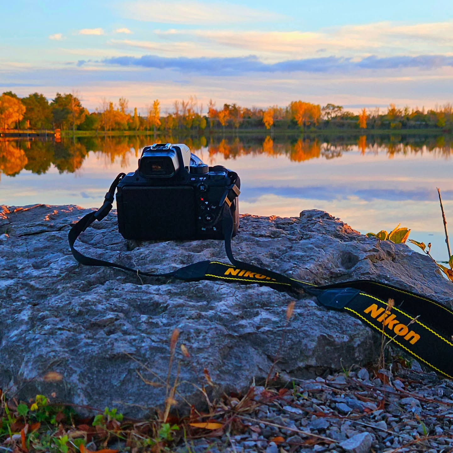 A little something different. Decided to have some fun!
#nikonphotography #cameragear #sunsetsniper #sunsetvibes #watercolours #waterscape #puremichigan #serene #nikoncamera #dusk #capturingmoments #yes_busa #yes_globe #beautifuldestinations