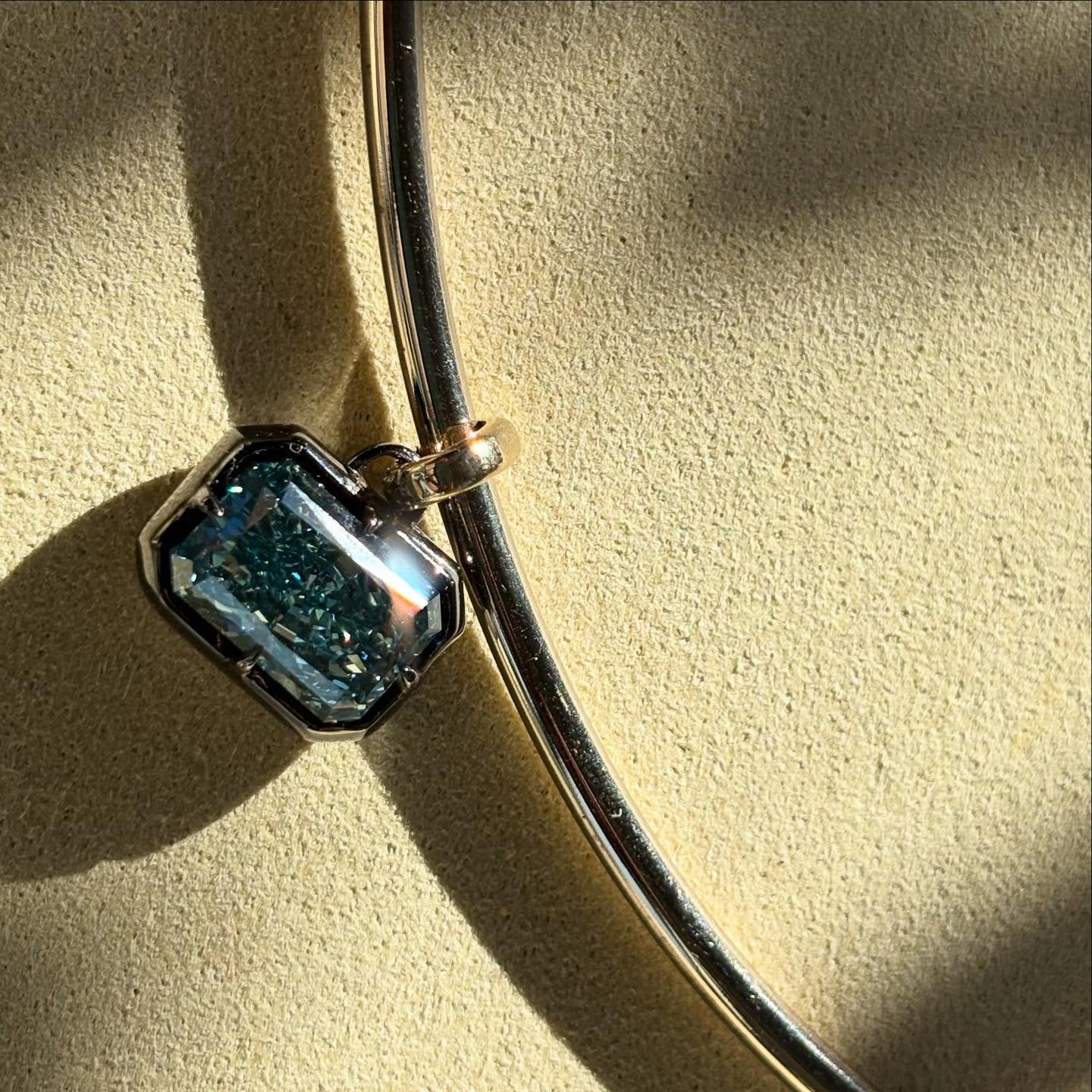 Pretty little baby… Loving them claws Available through GRWN