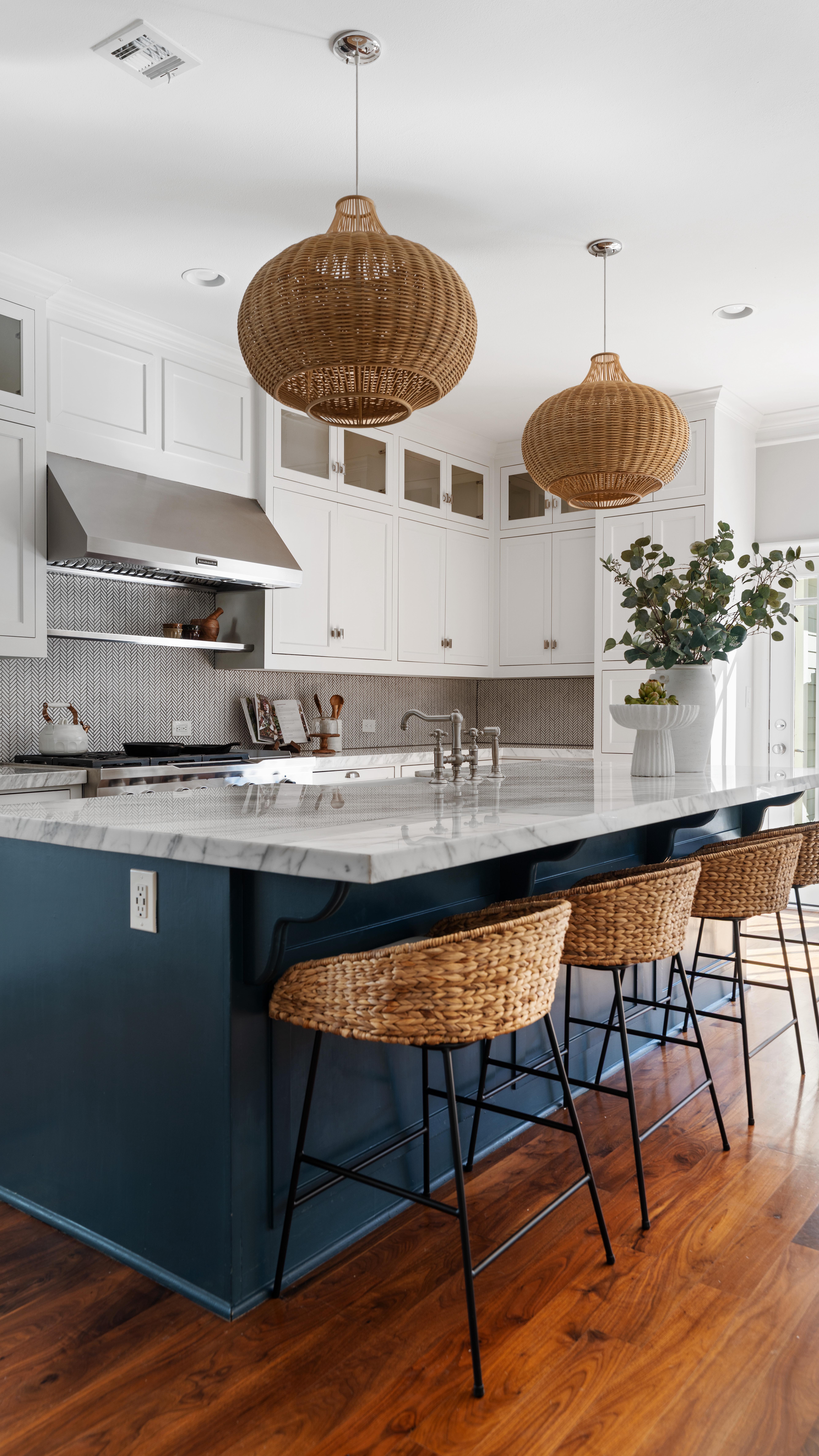 Your Woodland Heights dream home awaits 🏡
This completely renovated historic home is situated just steps from Travis Elementary, offering a rare community feel in the heart of the city.
From its welcoming front porch to its show stopping backyard with an outdoor kitchen + pool, this home impresses at every turn.
Complete with a dedicated home office, formal dining, + second floor game room, enjoy space for the whole family. 🤍
Easily one of the most sought after locations in Houston, this is a home you have to see to believe. Join us for an open house tomorrow, Sunday, November 2nd from 2-4pm with complimentary coffee + refreshments from @jacksonsbrew ☕️ All are welcome!
📍 606 Merrill Street
🏷️ Rare find under $1.5m
#houstonheights #woodlandheights #woodlandheightshouston #houstonheightslife #houstonhomesforsale #houstonlistings #houstonheightshomes #houstonheightsrealtor #houstonrealestate Historic Homes in Houston Heights