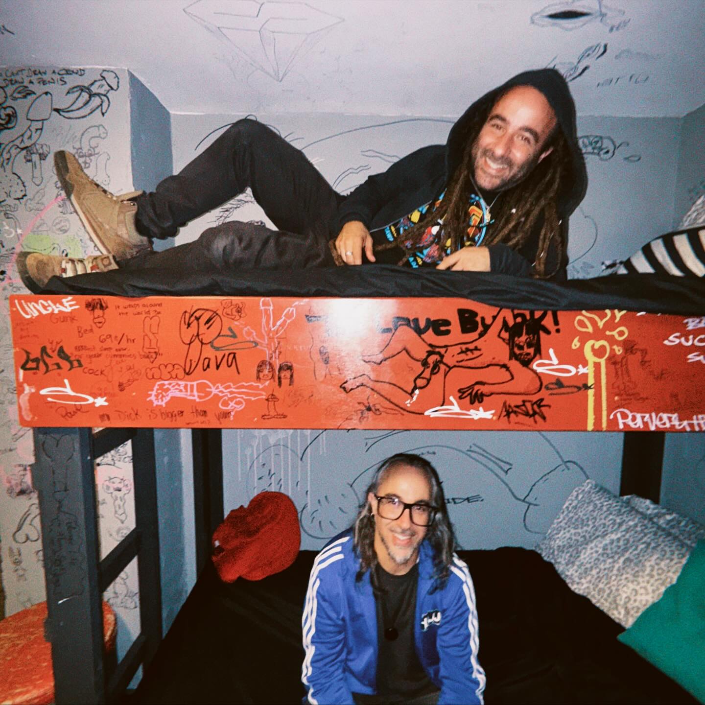 Santa Ana see you all tonight at @loosiespizza
ALL AGES! NO COVER! 7PM-10PM
@nojohnsmusic
@thehajjmusic
@crowntheculprit
#downtownsantaana #artwalk #diadelosmuertos💀
#thehajj #thehajjmusic #music
📸credit:
1st to 6th @raemystic 💚
7th to 9th @yiyi.mendoza 💚