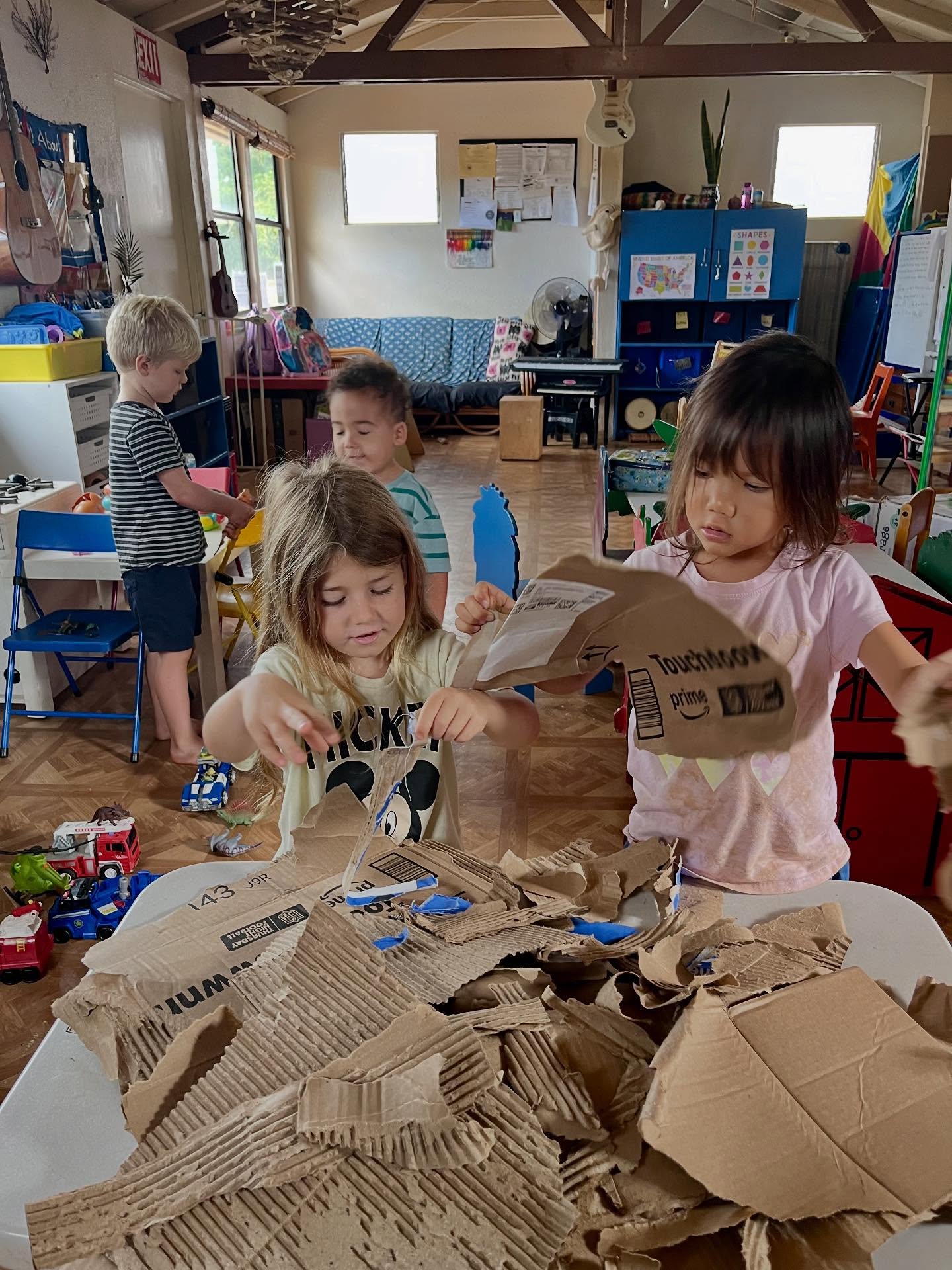 🌿 Beneath the surface, learning is alive.
Our keiki fed our red wigglers this week — tearing cardboard, turning soil, and tending to the tiniest teachers in our garden.
A place to wonder. A place to grow.
A place to learn with aloha. 🌺
#KaHanaPono #ChildhoodMagic #Ohana #HawaiiKeiki #NorthShore #NaturePlay #GrowingTogether
