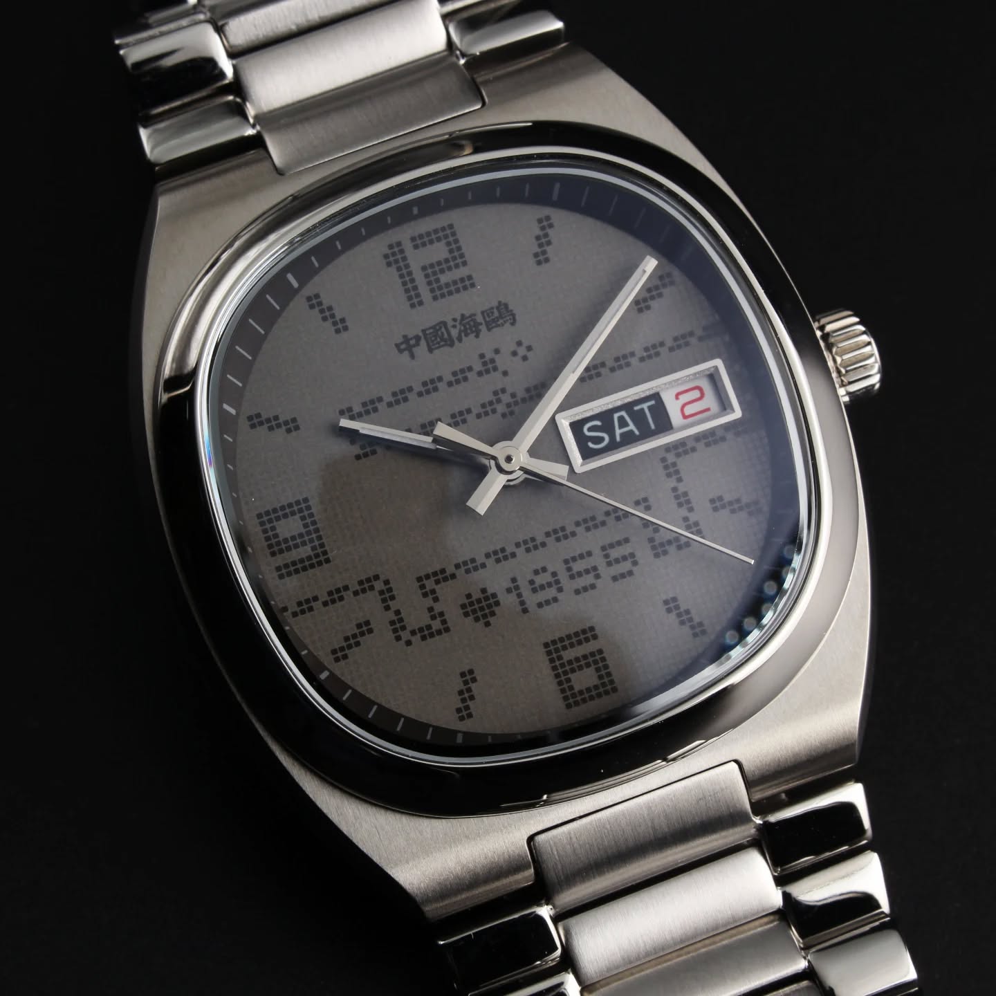 Meet the Greedy Grey Snake: square “TV” case, grey dial that subtly shifts light, dual-calendar display, automatic movement ticking at the heart.
seagullwatchcompany.com
#Watches #WristWatch #AutomaticWatch #MechanicalWatch #SelfWinding #WatchCollector #WatchEnthusiast #WatchCommunity #WatchAddict #WatchLover #WatchFam #WatchCollection #WatchOfTheDay #WatchDaily #WristCheck #Horology #Timepiece #MicrobrandWatch