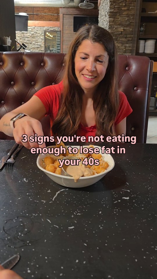 Let’s break this down because these aren’t random struggles.
They’re signals from your body.
1️⃣ If you’re constantly tired, it’s not because you need another cup of coffee. It’s because you’re not eating enough. Maybe your mornings start with just coffee, you work through your lunch, and then by the afternoon, you hit that wall; you’re dragging, your brain feels foggy, and you can’t focus. That’s your body begging for food.
2️⃣You’re not “lacking willpower” and thats why you cant stop snacking. You’re simply not eating enough to support your energy needs, especially if you’re chasing kids around or juggling a busy job. When your body doesn’t get enough food, it will demand quick energy. Hello sugar and salty cravings!
3️⃣That weekend “binge” cycle? It’s not that you suddenly lose all discipline on Friday night.
It’s what happens when you’ve been under-eating all week (skipping meals, cutting carbs, eating tiny portions) and by the time the weekend comes, you’re mentally and physically done. You feel out of control around food, tired of saying no, and just want to feel normal so you give yourself permission to before starting over again on Monday.
The truth is your body isn’t broken. It’s protecting you.
When you finally start eating enough (especially protein and balanced meals throughout the day), your energy comes back, cravings level out, and that “all or nothing” cycle disappears.
You don’t have to eat less to lose fat. You just have to eat right for your body and your goals.
If you’re not sure how to eat right for YOUR body, I’m offering a FREE mini-audit to help you figure out exactly what your body needs. DM me ‘AUDIT’ and let’s do this together!
#losefatover40 #fitover35 #fitover40 #sustainablefatloss #nutritioncoachforwomen