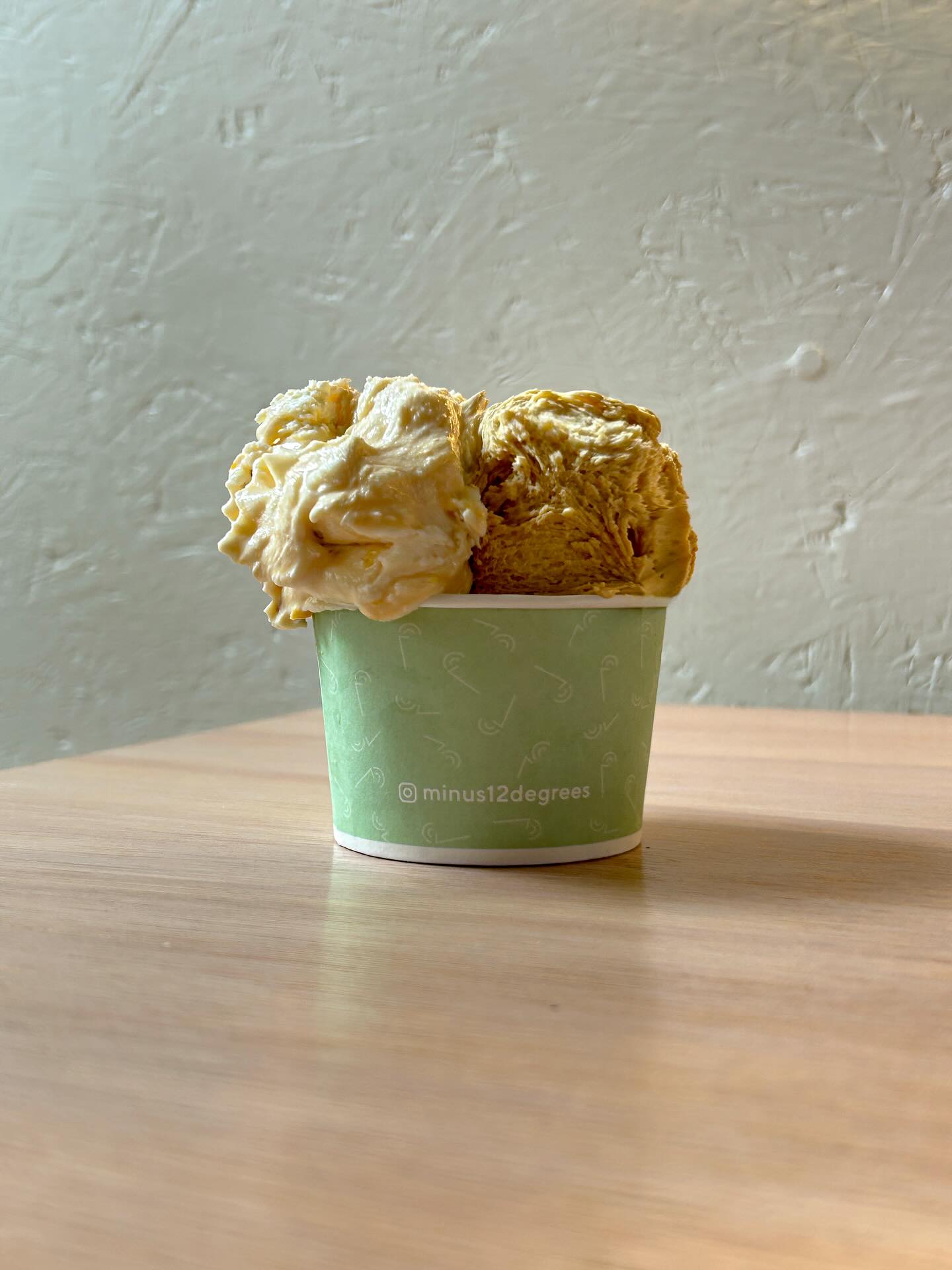 Fancy some new autumn flavours? 🍂
Try our Mandarin Cheesecake & Pumpkin Pie 🎃!
Flavours of the week at the Kiosk:
Mandarin Cheesecake 🍊
Pumpkin Pie 🎃
Chocolate Smoked Salt 🍫
Ricotta & Homemade Blackcurrant Ripple
Yoghurt & Passionfruit
Jersey Milk 🥛
Dark Chocolate Single Origin Ecuador 🍫(vg)
Alphonso Mango 🥭 (vg)
Lime 🍋🟩 (vg)
#london #hernehill #brockwellpark #brixton #hernehillstation #brixtonfood #icecream #vegan #autumn