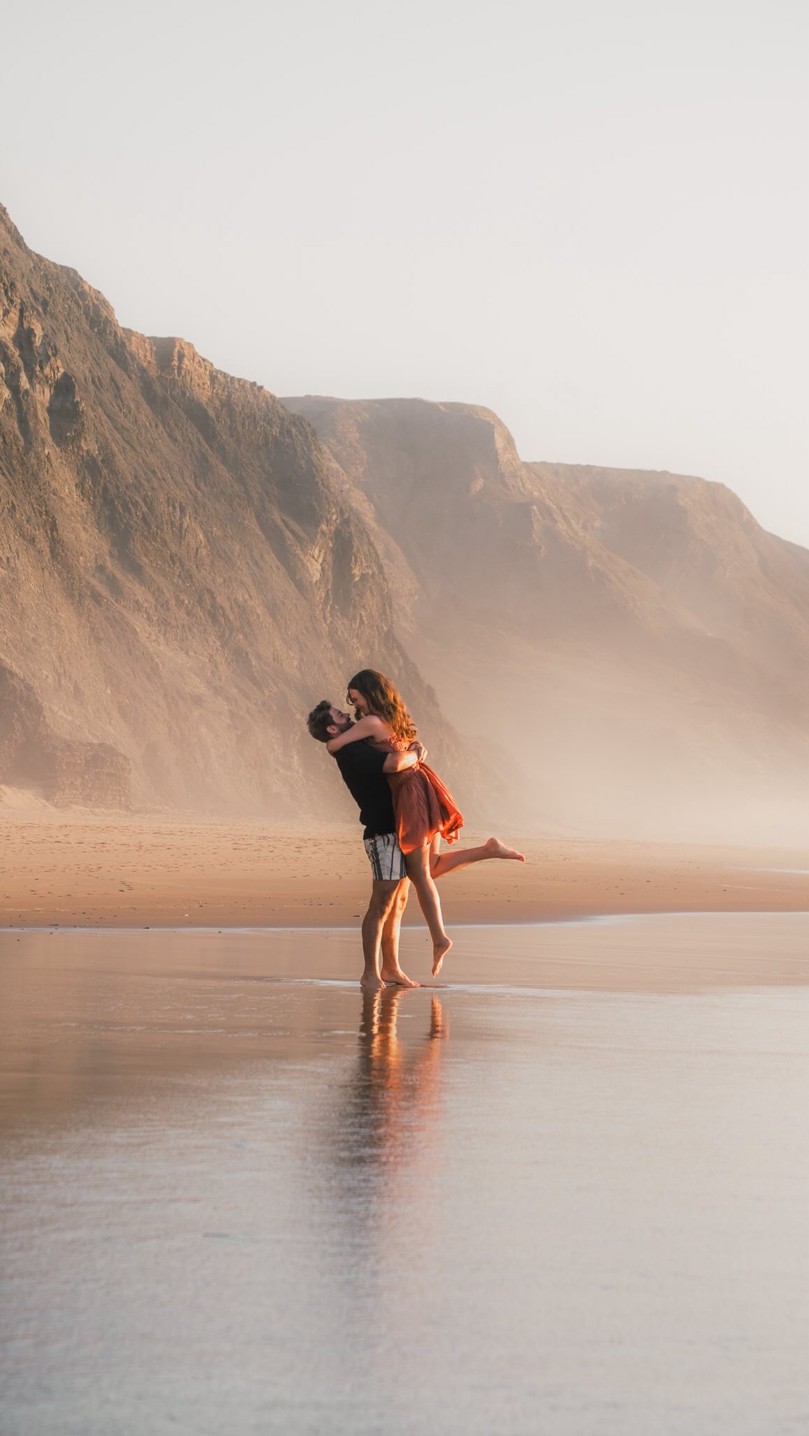 Wo auch immer wir landen.💕
.
.
.
#travelphotography #fernwehmoment #reiselust #unterwegs #travelwithme #wherewewander #postcardplaces #roamtheplanet #travelphotography #reiseliebe #momentaufnahmen #throughmylens #visualstorytelling #lightandwander #traveltones #freisein #keepitreal #simplemoments #slowtravel #justvibes #soulfultravel