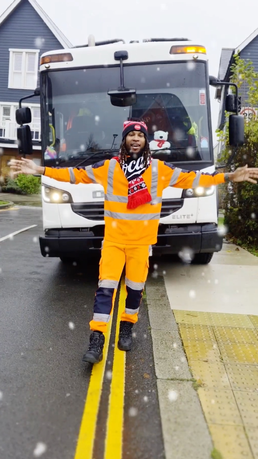 We gifted The Singing Bin Man some of our Coca-Cola products — and he turned them into a tune we can’t stop humming! 🎶❤️
Take a look at his TikTok video 👇
http://bit.ly/3XH2ZAS
#TheGiftScholars #CocaColaVibes #Collaboration