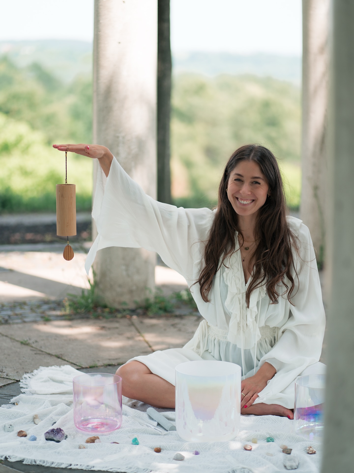 ✨ Return to Your Essence ✨
Ein Sound-Healing, das dich zurückbringt – zu dir, zu deinem Atem, zu deinem inneren Raum der Stille.
Die Schwingungen der Klangschalen beruhigen dein Nervensystem, lassen Anspannung schmelzen und schaffen Raum, um wieder durchzuatmen.
Ein sanfter Übergang, bevor die Welt draußen wieder lauter wird.
Perfekt, um vor der Weihnachtszeit einmal ganz runterzufahren und dich selbst zu spüren.
📅 20.11.25 | 18 Uhr
📍 Yoga Garden Stuttgart
🦋 Sound Healing & Deep Relaxation
Photo by @janinegoebelfotografie ❣️
#soundjourney #soundhealing #returntoyouressence #entspannung #achtsamkeit #nervensystemberuhigen