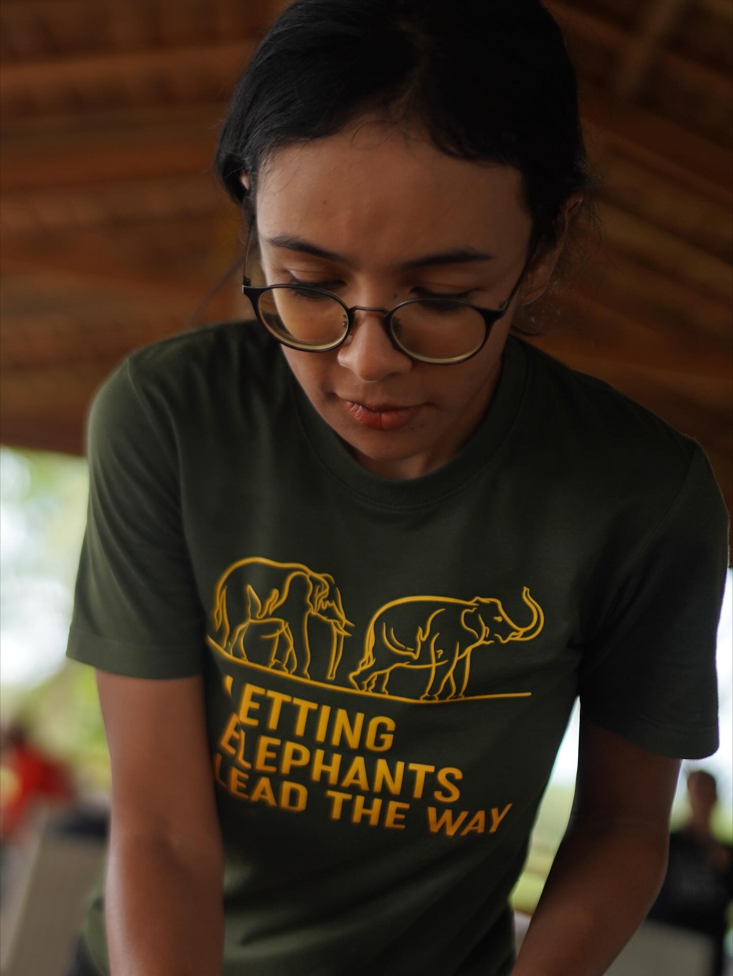 🐘✨ Ethical Elephant Sanctuary with Vicky (Farang laeng Tai)
No touching. No riding. No tricks.
Just watching elephants live the way they should — free, calm, and natural. 🌿
.laeng.tai joined us to show what real ethical tourism looks like.
When you give elephants space, you feel their presence even stronger. Respect becomes the connection.
Thailand’s nature doesn’t need control — it needs understanding. 🌏💚
https://www.thaispiritlife.com/ethical-no-touching-elephant-tour/
#ThaiSpiritLife #FarangLaengTai #ElephantSanctuary #EthicalTourism #KrabiThailand #EcoTravel #SustainableThailand #AnimalWelfare #TravelResponsibly #ElephantLove #NatureEducation #NoRiding #WildAndFree #ThaiSpiritLifeJourney