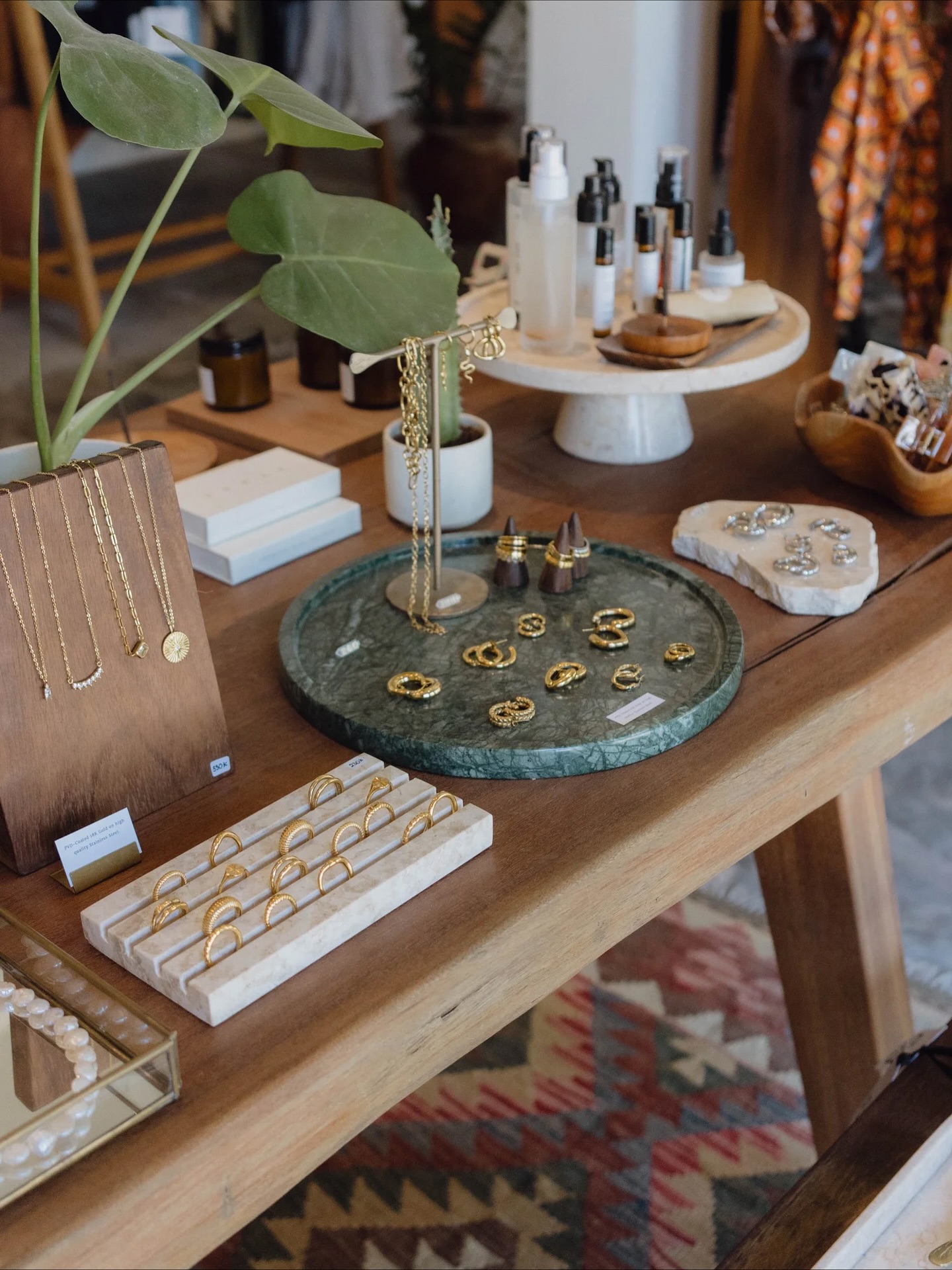 NALUA: A Tropical Oasis
〰️ Homes to Our Products — Bali & Beyond 〰️
#3 @naluastorelombok
Nalua Store Lombok is a haven for those who crave the laid-back essence of the islands. Nestled in the heart of Kuta, Lombok, this tropical surf concept is a treasure trove of creativity, quality, and effortless island style. With a deep passion for the ocean and a love for the art of living well, Nalua Store Lombok embodies the spirit of adventure and relaxation that defines the island lifestyle.
We’re proud to have our products showcased at NALUA, where their commitment to quality and island style resonates with our own brand values. NALUA’s curated collection offers a perfect blend of island chic and relaxed vibes, and we’re thrilled to be a part of it.
Shop Bymnē at Nalua
🌊 Jl. Pariwisata, Kuta, Lombok
#lombokshop #kutalombok #lombokisland #lombokhits #wheretovisitinlombok #lomboktrip #lombokexplore