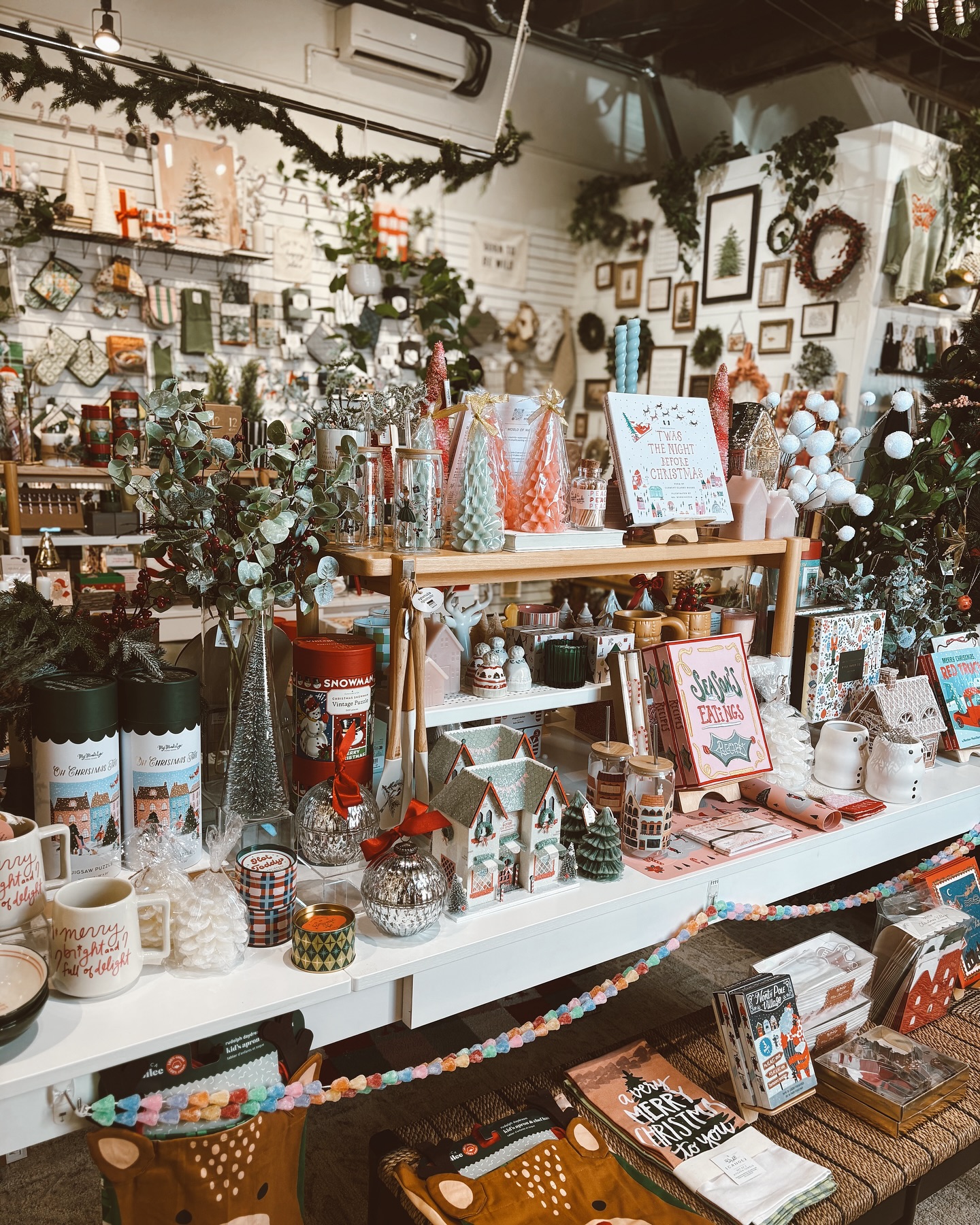 It’s beginning to look a lot like Christmas! Stop by and soak up the holiday magic!🎄