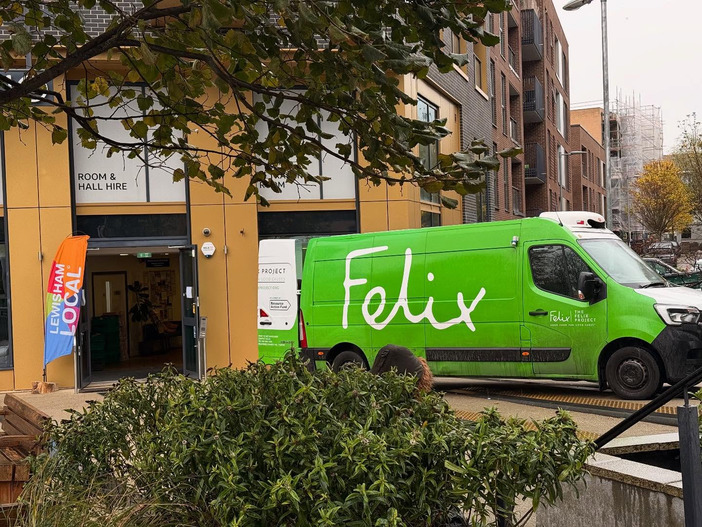 💚Thank you @thefelixproject for delivering to Parkside community and @pristineyouthcic during half term to help families and local communities. Lots of fresh fruit and veg for all 🍋🥕🥬🍎🍏