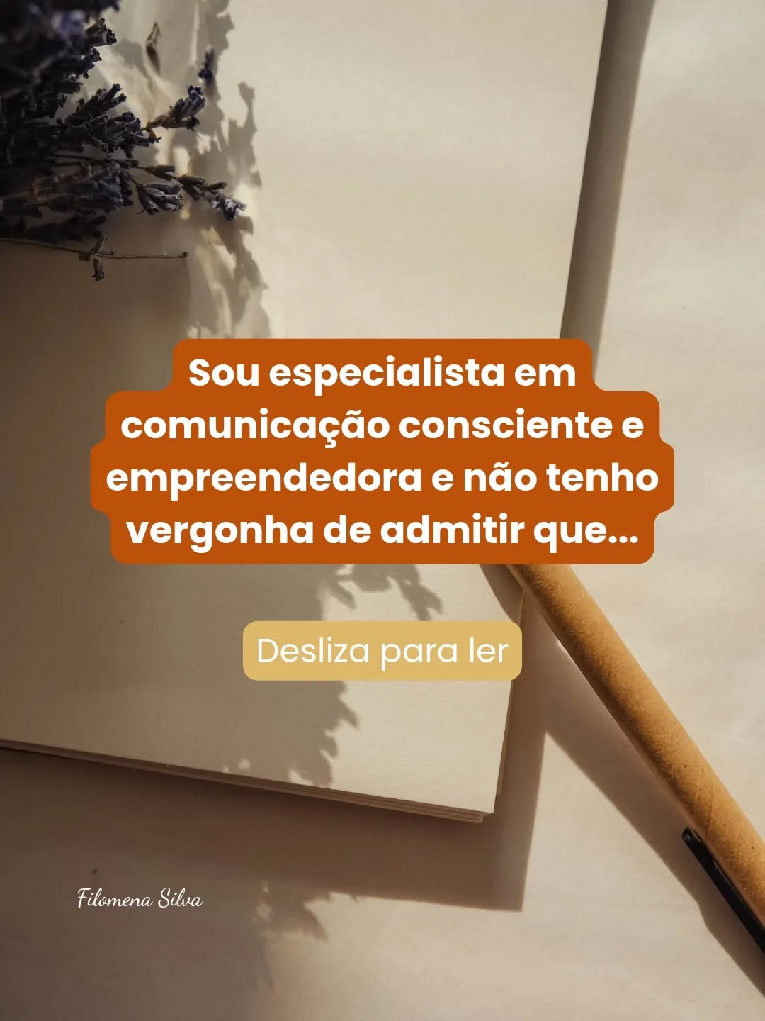 Vamos lá ver... 👀
Só porque sou especialista em comunicação e ajudo empreendedoras a criar os seus negócios online, não quer dizer que eu tenha tudo controlado.
Planeio conteúdos, crio estratégias, lanço produtos… mas há dias em que me perco no meu próprio calendário, esqueço-me de promover algo que lancei ou me sinto bloqueada perante a câmara na hora de gravar. E está tudo bem.
Crescer e criar um negócio digital está longe de ser um caminho perfeito. Há semanas em que avanço mais devagar, outras mais rápido. Há dias em que tenho tudo planeado, outros em que é um caos completo. A solução? Continuar a fazer a minha parte, da forma que funciona para mim, e (tentar) não me julgar por ainda não estar tudo como eu desejo.
Porque afinal, todas nós temos dias assim… e é isso que faz de nós humanas.
E tu, já te sentiste assim também? 👇