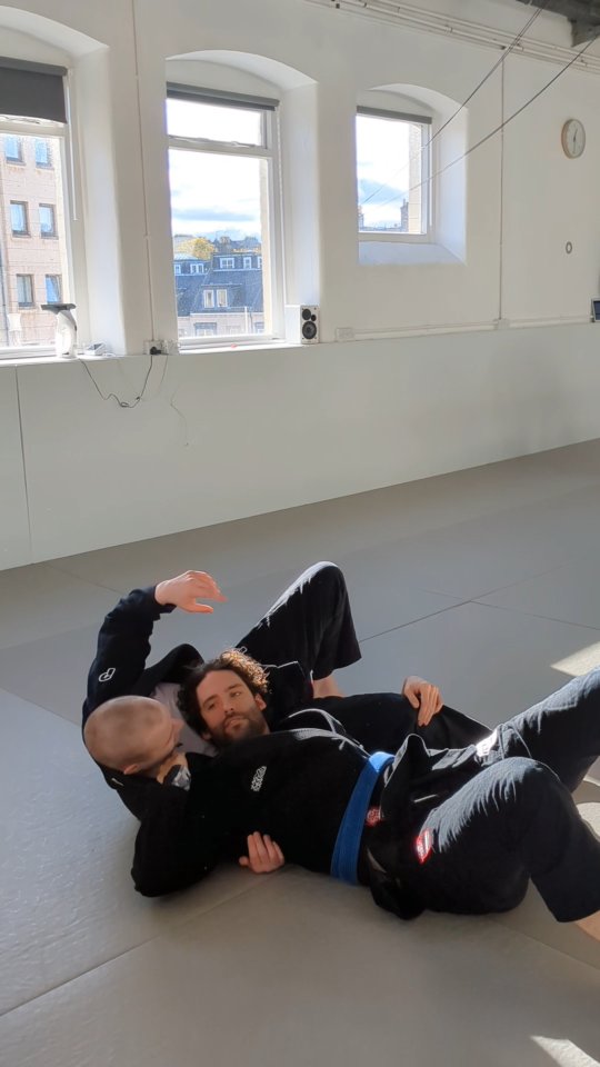 A favourite of our guard passes this month in our mixed level classes!