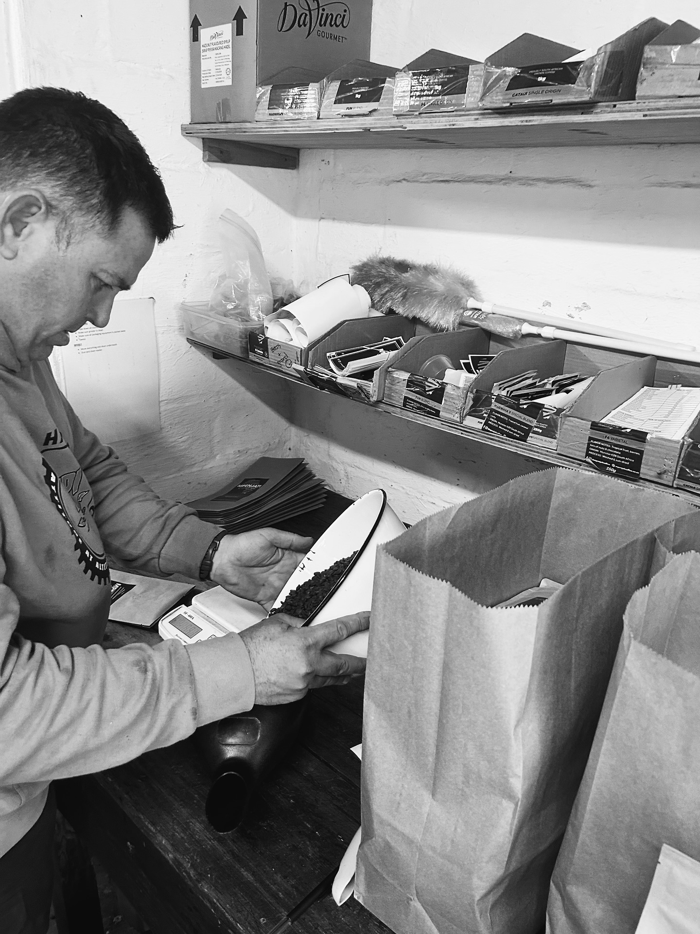 ☕️ A big thank you to all our loyal cafés who continue to support our roastery week after week. Your trust and partnership mean the world to us!
#thankyou #loyal #loyalcustomers #partnership #coffeeshop #coffee #explore #explorepage #tourism