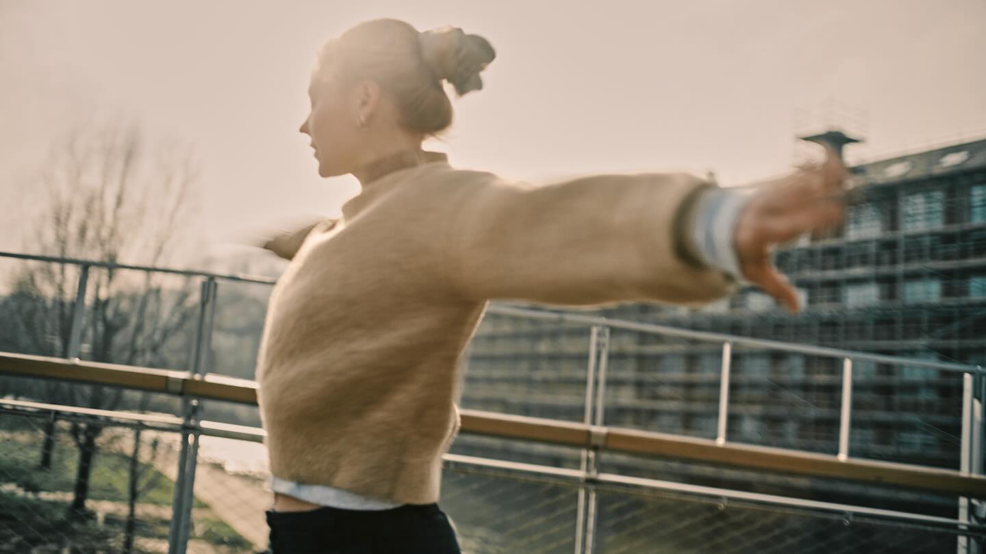 Upcoming: Evolve your flow - introduction to Microbatics
Microbatics focuses on small, controlled and fluid movements to build strength, agility, and body awareness. Open to all levels, we will explore how to evolve our yoga practice into a flow off the mat. We will break down key moves and work with gentle inversions, weight shifts and floor work to foster coordination, expand physical awareness and tap into the joy of being in motion.
🗓️When: 15th Nov
📍Robyn’s Yoga Studio
Link in the Bio 🔗