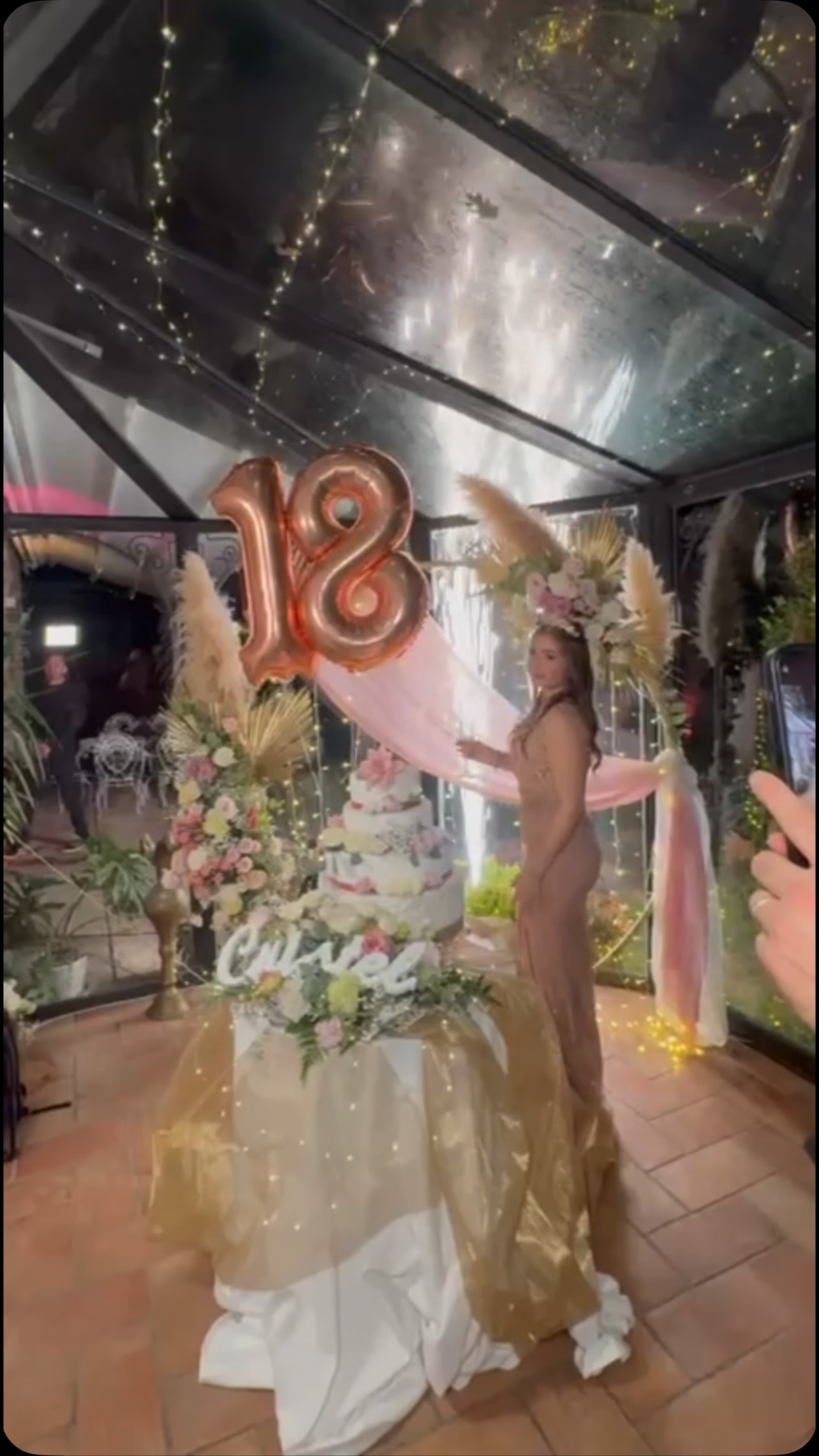 Un diciottesimo da sogno a Villa Sofia Sirtori ✨
Un’elegante festa privata tra natura, musica e sorrisi, dove ogni dettaglio ha reso questa notte indimenticabile.
Un luogo esclusivo per celebrare momenti speciali con stile e cuore. 💫
📍 Villa Sofia – Sirtori.
Per matrimoni, eventi privati e feste uniche.
#VillaSofiaSirtori #VillaPrivataLagoDiComo #DestinationWeddingItaly #VillaPerMatrimoni #VillaPerEventi #FestaDiciottesimo #LuxuryEvent #ComoLakeVilla #EventPlannerItaly #WeddingAndEvents #PrivateVillaItaly #DiciottesimoDaSogno #VillaSofiaEvents #ExclusiveCelebration