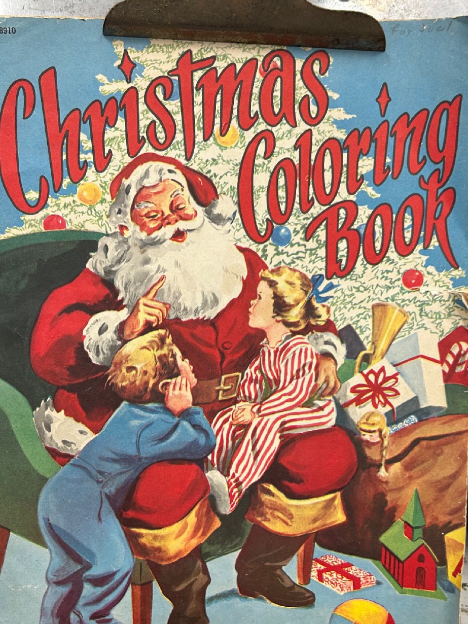 Get ready to deck the halls! 🎄 Our festive holiday sale is coming this Thursday through Sunday at Hoopla Junk! Don’t miss out!