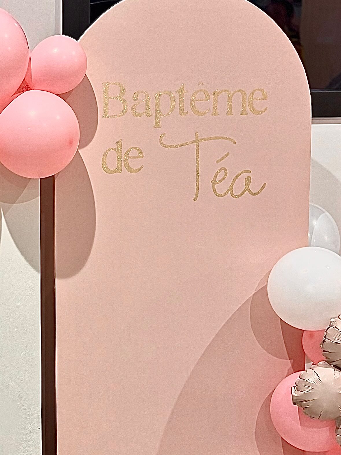JALMA’Event ✨ B A P T Ê M E ✨
Un baptême tout en douceur dans les tons rose poudré, beige et blanc pour Téa 🌸
Des paillettes dorées, quelques fleurs, des dragées dans les mêmes tons et le tour est joué.
#bapteme #jalmaevent #decoration #evenement #decorationevent #decorationevenementielle #bretagne
