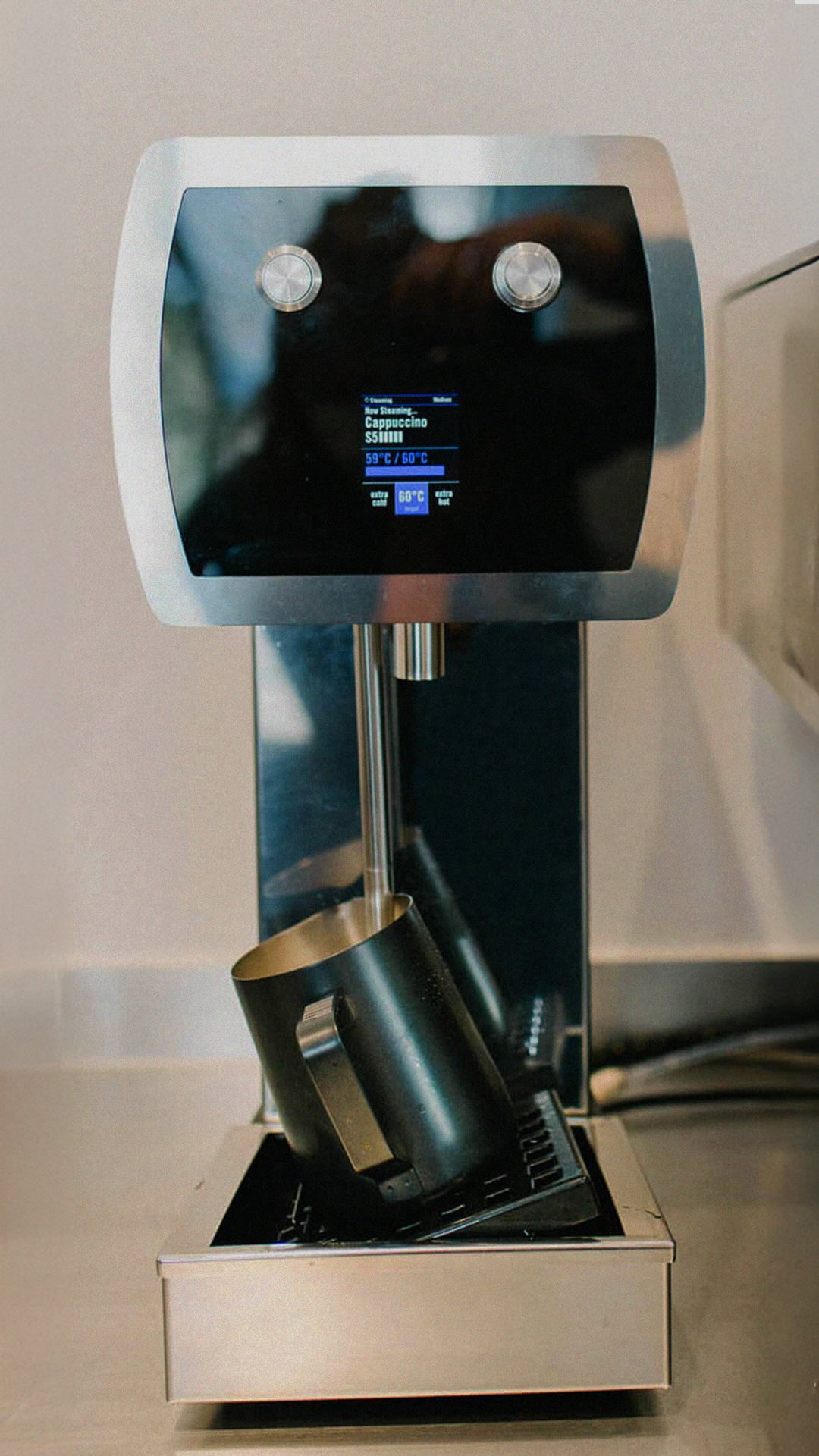 Texturizado perfecto, siempre ☕✨
La Wally Milk ajusta temperatura y textura automáticamente, para lograr microespuma ideal en cada taza sin esfuerzo y con precisión profesional.
#lamarzocco #wallymilk #xpecialty