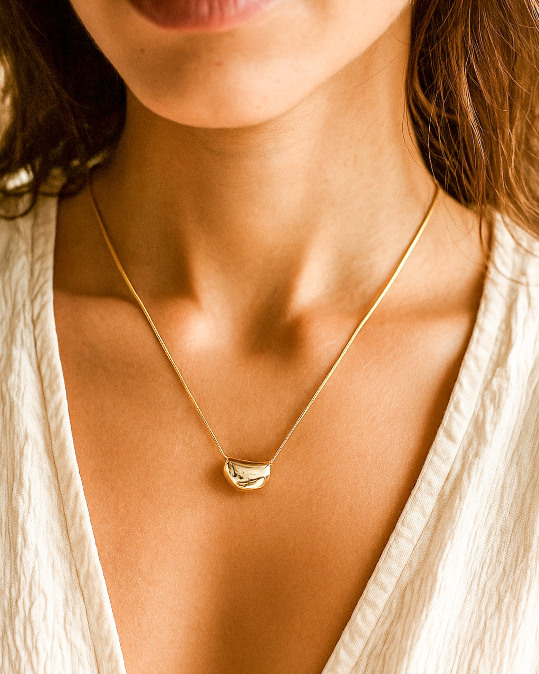 ✨ Shine through your individuality with Volta Ferrè’s unique jewelry! Each piece is crafted for the confident woman who values style and sustainability. 🌿💎 Let your accessories tell your story and express your true self! Ready to embrace your uniqueness? Check out our collection!
Link in bio.
#VoltaFerre #SustainableJewelry #UniqueStyle #JewelryForHer #FineJewelry