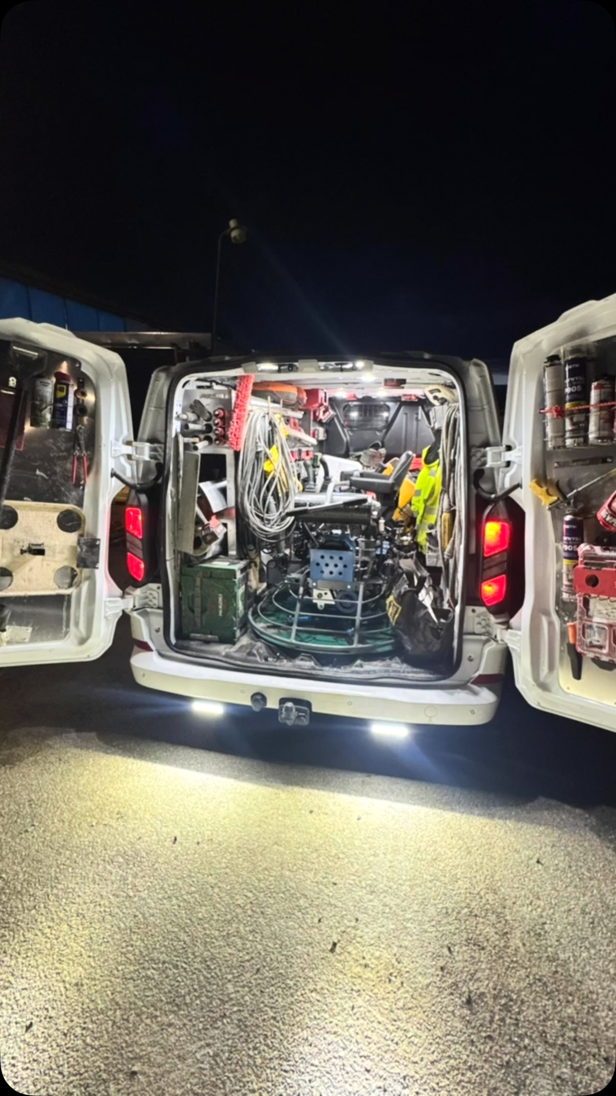 #betong #concreteflatwork #powertrowel #rideonpowertrowel #tyresobetong @bricontoolssverige @enstabergacementgjuteriab @ekmanbetong