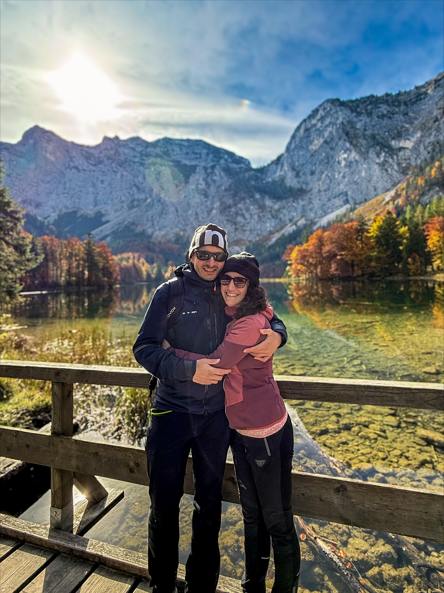 H i k i n g s e a s o n 🍁 Hätte ich vor einem halben Jahr gedacht, dass wir heuer noch gemeinsam wandern? Nein! Haben wir es geschafft! Ja! ❤️ Auch wenn wir den Schneeberg am letzten Bild zugegeben mit Bahn erklommen haben… 😅
.
.
.
.
.
#hikingseason #partnerincrime #ingutenwieinschlechtenzeiten #beautifulaustria