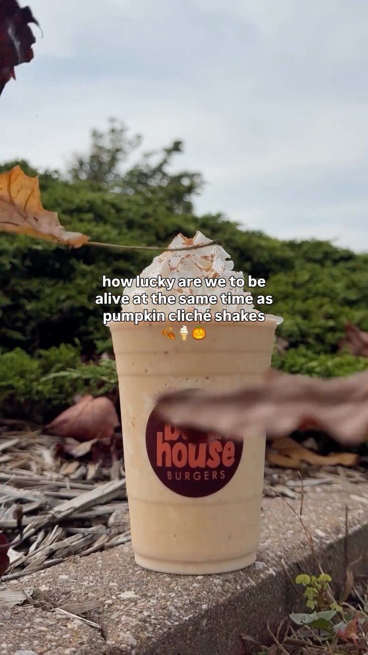 All the fall feels in one cozy shake. And don’t forget! All shakes (including this seasonal fave!) are only $3 on Mondays! 🍂🥤