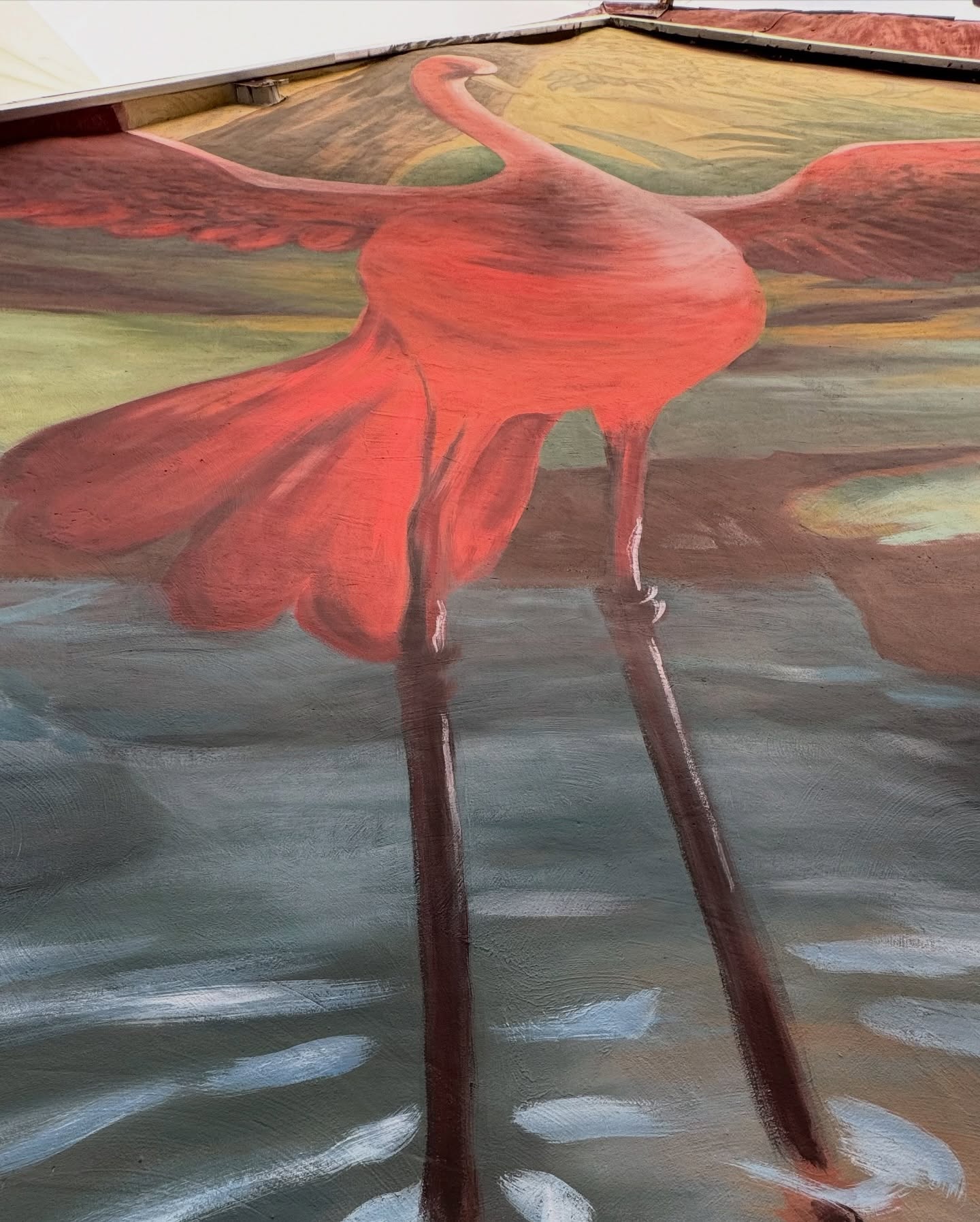 Chantier de la première fresque du parcours des Fresques Sauvages
Août 2025 – Aubusson (Creuse)
1. Détails flamand rose
2. Interview par @france3nouvelleaquitaine
3. Où voir la fresque aux flamands roses
4. Les propriétaires de la maison aux flamands roses
5. Peaufinage
6. Tournage @rid_prod durant l’interview par @ici.officiel
7. Démontage des échafaudages
8. Interview de @DelphineCiavaldini par @france3nouvelleaquitaine
Projet porté par @lesfresquessauvages , en collaboration avec @delphineciavaldini avec le soutien de la Ville d’Aubusson @mairieaubusson
Interprétation contemporaine d’un carton de tapisserie du XIXe siècle, mêlant tradition et liberté picturale.
Interviews de @lamontagnecreuse & @ici.officiel disponibles en bio
Visuels issus de détails de cartons de tapisseries, courtoisie du Musée du Carton de Tapisserie d’Aubusson @cartonsanciens_chantalchirac @am_carta_aubusson
#MuseeDuCarton #Aubusson #Patrimoine #Fresque #LesFresquesSauvages #Peinture #Façade #artlife #painting