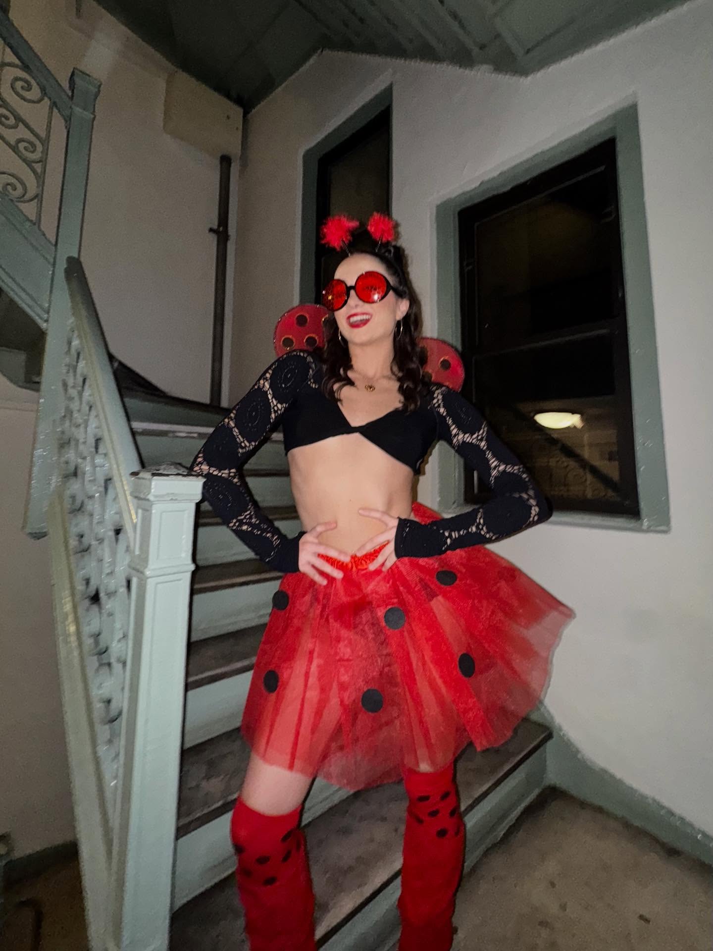 throwing it back to the og costume!!!