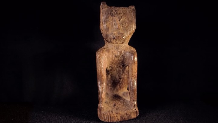 Created by human hands from a pine tree long ago, the Padgett Figurine reminds us of our close connection to nature. Dr. William Marquardt, an archaeologist dedicated to understanding south Florida’s ancient cultures, shares the incredible story behind this beautiful work of art. @uflorida @floridamuseum #floridaarchaeology #floridaartifacts #everglades