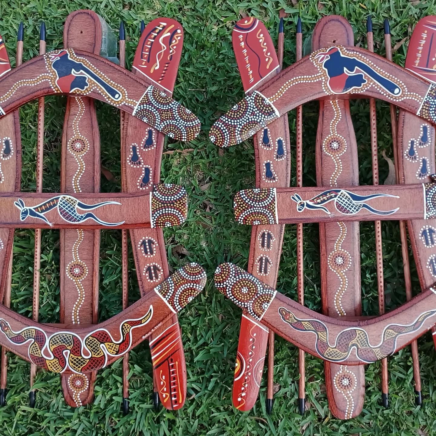 I have recently finished creating these beautiful shadow boxes for a client. Shadow boxes consist of 4x spears, 2x Killer Boomerangs, 1x woomera and 2 returning boomerangs, and are beautiful pieces of art.