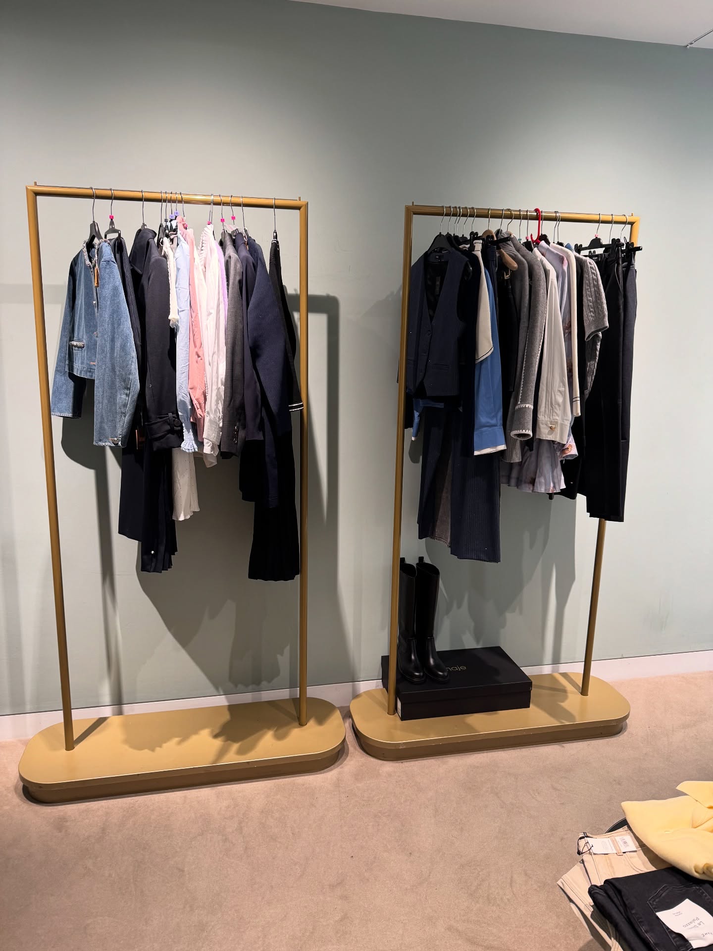 Personal Shopping 🛍️
A day with my lovely client, scouring the rails for all the best pieces so she doesn’t have to 🤍 and unfortunately usually falling in love with pieces for myself at the same time 🙈 Adding these new @maisonalaia heart mules to my wish list. I find that the mule style is very much love or hate ; some people really don’t like the feeling of the back of the foot not enclosed. Where do you stand on the mule debate ; for or against ? Would love to know in the comments below ⬇️
#personalstylist #personalstylistlondon #personalshopping #personalshopper #wardrobestylist #smallbusiness #smallbusinessuk #fashionstyling #elegantstyle #everydaystyle