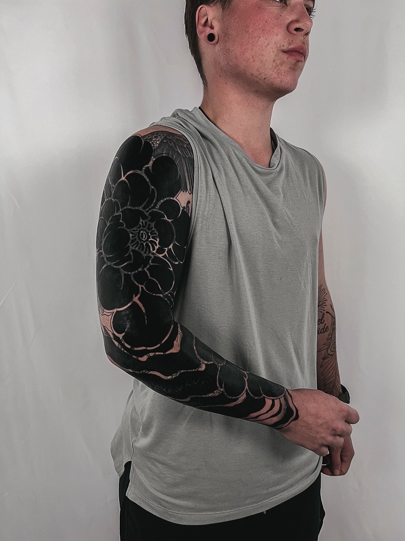 Every tattoo ends on skin,
but lives forever in memory.
Blackwork and peonies — pure balance, precision, and transformation. 🖤
📅 A few spots left before 2025 ends.
#blackworktattoo #peonytattoo #blastover #blacktattoo #geometrictattoo #tattooart