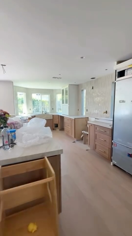 Fresh and crisp Zia Tile.
Some ivory some white oak and you are golden. @e_homedesigns you rock 💕🫡