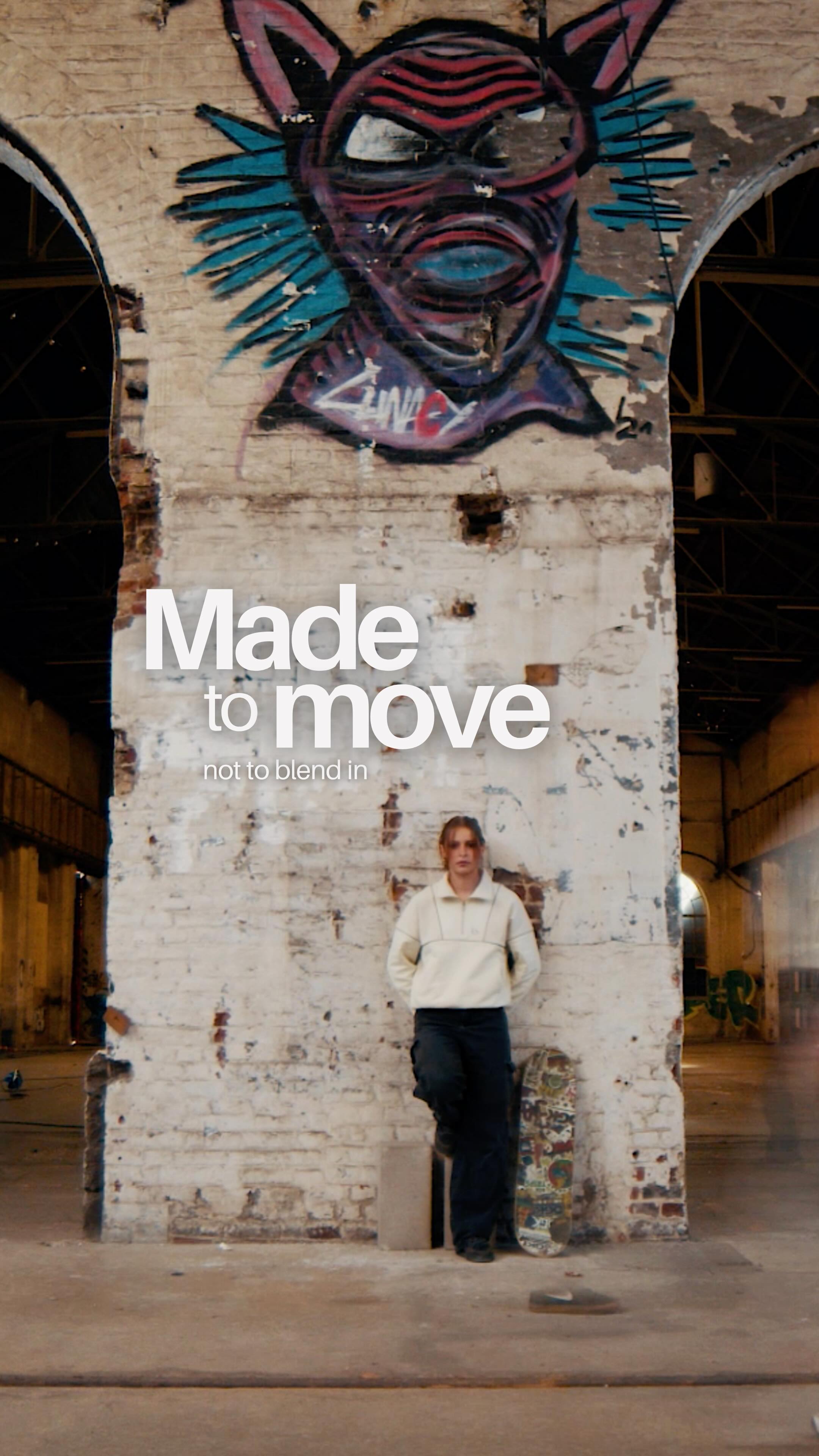 While the world rushes by, we move different.
Not louder. Just smarter.
#reflectyourstyle #thelabel #reflective #urban #kwinkslag #unisex #fashion #belgianbrand