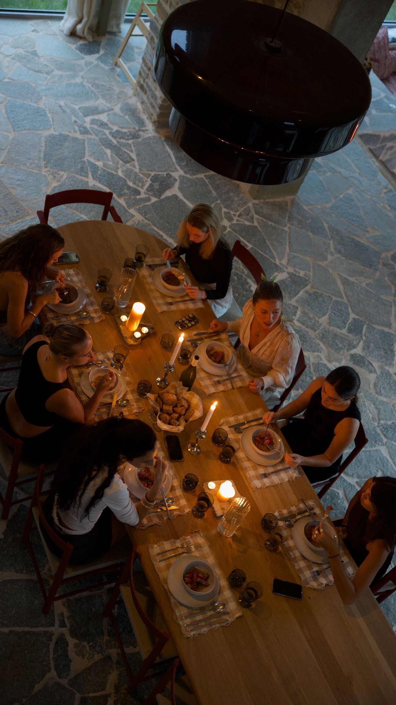 Save for your next trip.
daily breakfast included • private chef • wellness & spa • house up to 16 people
Maison Oscar, Rochefort.