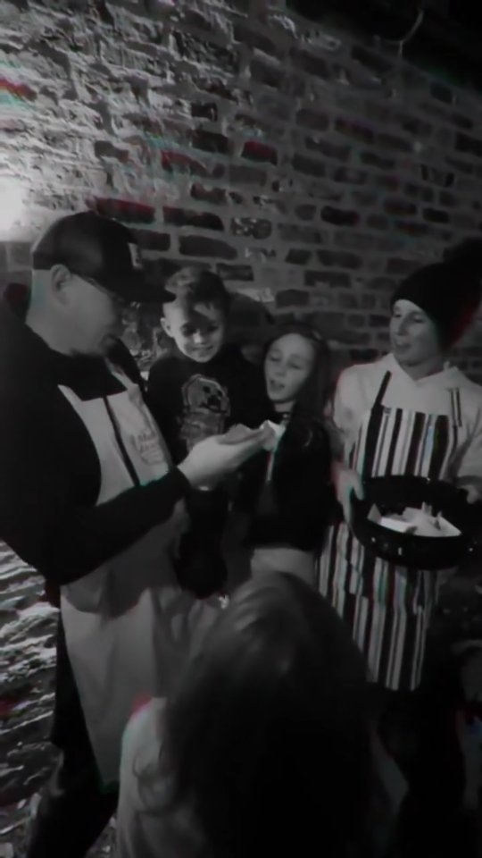 🕵️♀️🍕 THE MURDERER HAS BEEN FOUND! 🍕🕵️♂️
After a weekend of mystery, mayhem, and a lot of guesses flying about in the courtyard… we finally pulled the winning name from the hat 👀
Turns out, it was none other than our very own 6-year-old, Charlie Boy! 😱🩸
Who knew those angelic eyes were hiding such a dark side?! (Maybe he’s been spending too much time around the pizza oven 🔥🍕)
Massive thank you to everyone who took part, had a laugh, and joined in the fun — you lot make Mam! A’hm ’ere! what it is 💛 We also had another sell out weekend thanks to you guys 💥😁
🎉 Heather Williams - You cracked the case and bagged yourself 2 free pizzas and a Peter Kay!
#MamAhmEre #MurderAtTheCourtyard #Whodunnit #YorkshirePizza #FamilyBiz #Hulleats #woodfiredoven #pizzeria #supportlocal #yorkshirefood #EastYorkshire #Ottringham #homemadepizza #pizzalove