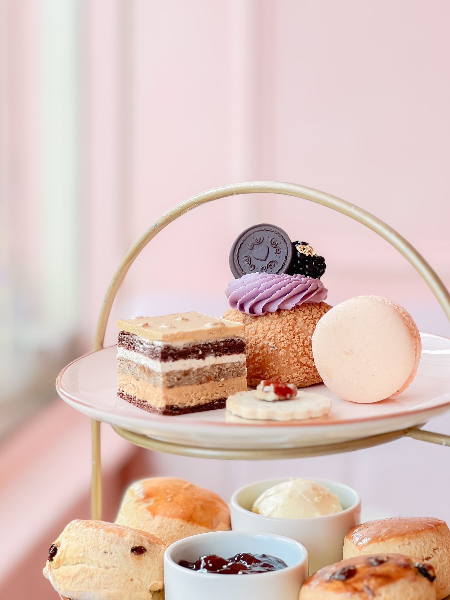 This weekend is your last chance for autumn afternoon tea! Subscribers - run to your emails for an exclusive discount 🤗
#letthemseecake #afternoontea #cardiffafternoontea