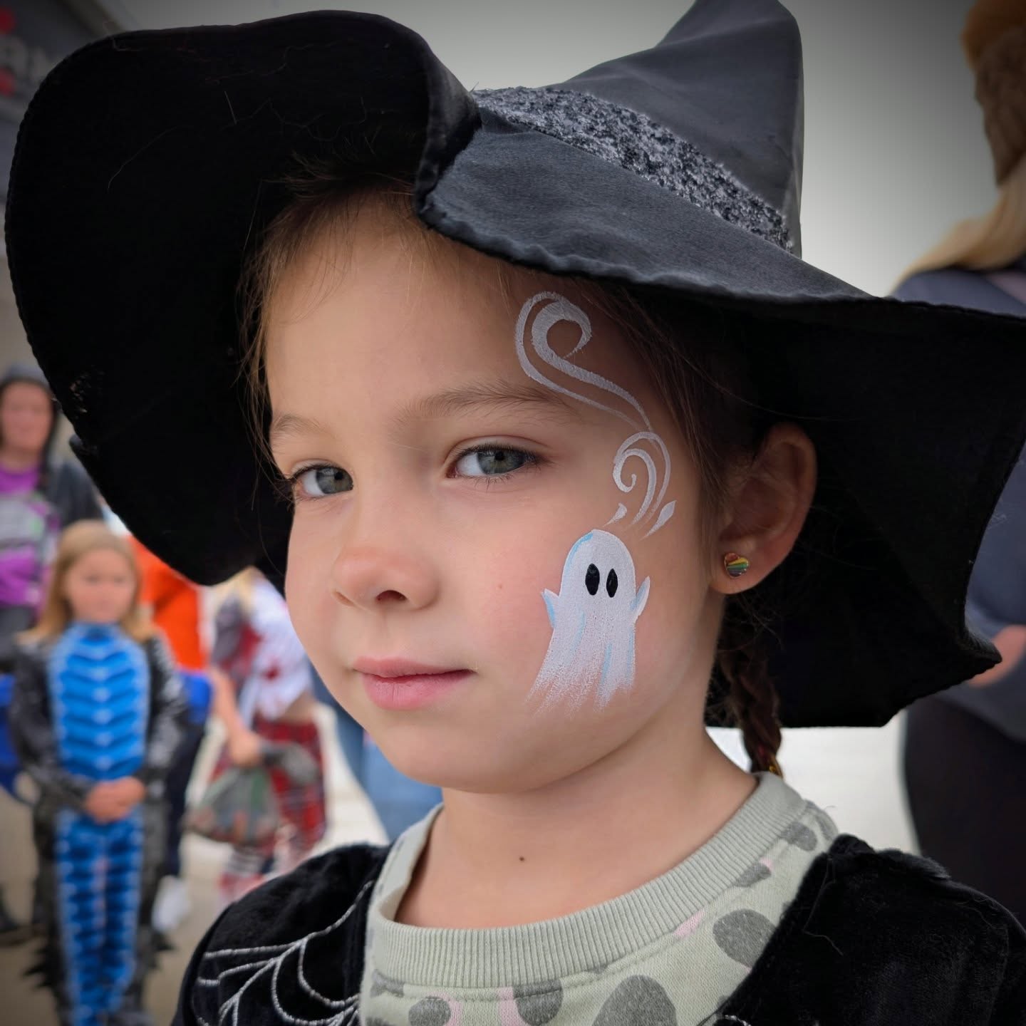 ๐๐ป Trail of Treats at Breuer Park ๐ป๐
Rain or shine โ you all showed up and made Halloween magic happen! ๐ท๏ธโจ
Halloween is my absolute favorite, and if I could, Iโd paint a personalized design for every single one of you ๐งก๐จ
#ColorPopFacepaint #TrailOfTreats #BreuerPark #HalloweenFun #FacepaintArtist #spookyseason๐ป #SlingerWI #slingerwifacepainter #slingerparksandrec