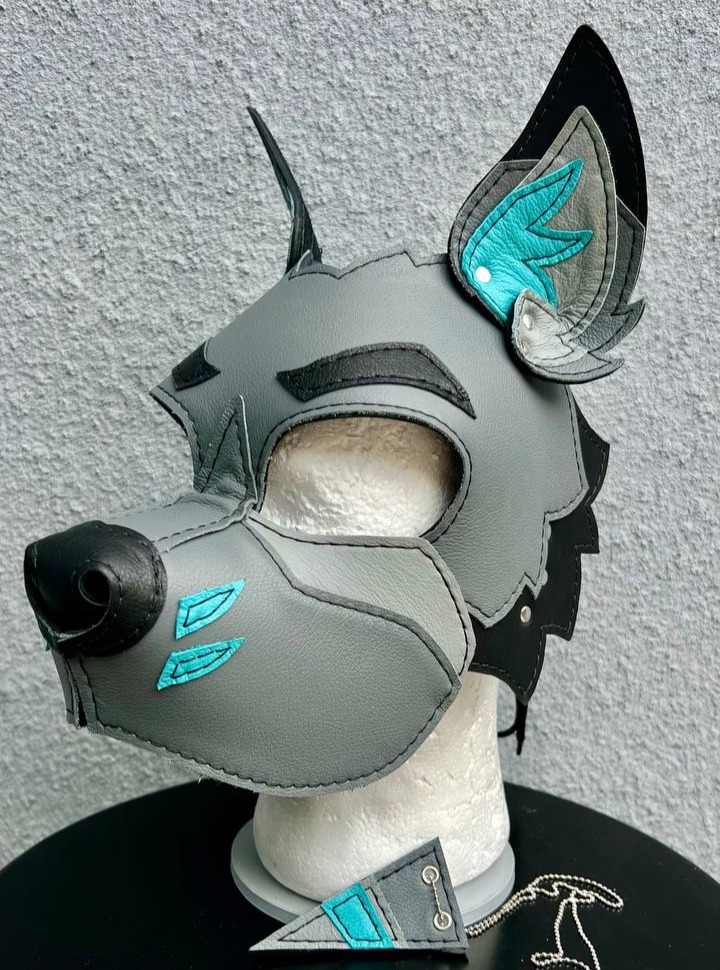 Partial custom Dire Wolf hood for Artto! 🐺
www.scrapyardleather.com
#scrapyardleather #scrapyardlthr #puppiesofinstagram #puppyplay #pupplay #puppyplaycommunity #humanpup #lgbtq🌈 #humanpuppyplay #lgbtq #pups #puppyplaygear #puppyplaybdsm #puppyplaytime #petplay #humanpetplay #furries #furryfandom