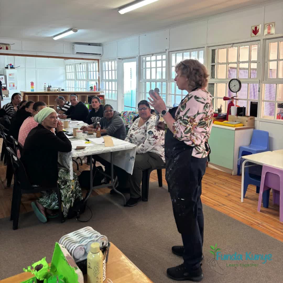 🎨✨ A huge thank you to Karen from Crafty Chameleons for leading a wonderfully creative workshop with our educators! 🐾💡
In our final ELP session of the year, our team got to explore their playful side by making animals with moving eyes—a fun and imaginative way to wrap up the programme before our graduation on Saturday! 🎓🌟
We’re so grateful for the joy, inspiration, and creativity you brought into the space, Karen. What a memorable way to end the year! 💛
@craftychameleon @craftychameleons
#FundaKunye #ELP2025 #CraftyChameleons #CreativeLearning #ThankYou #EducatorSupport #GraduationWeek