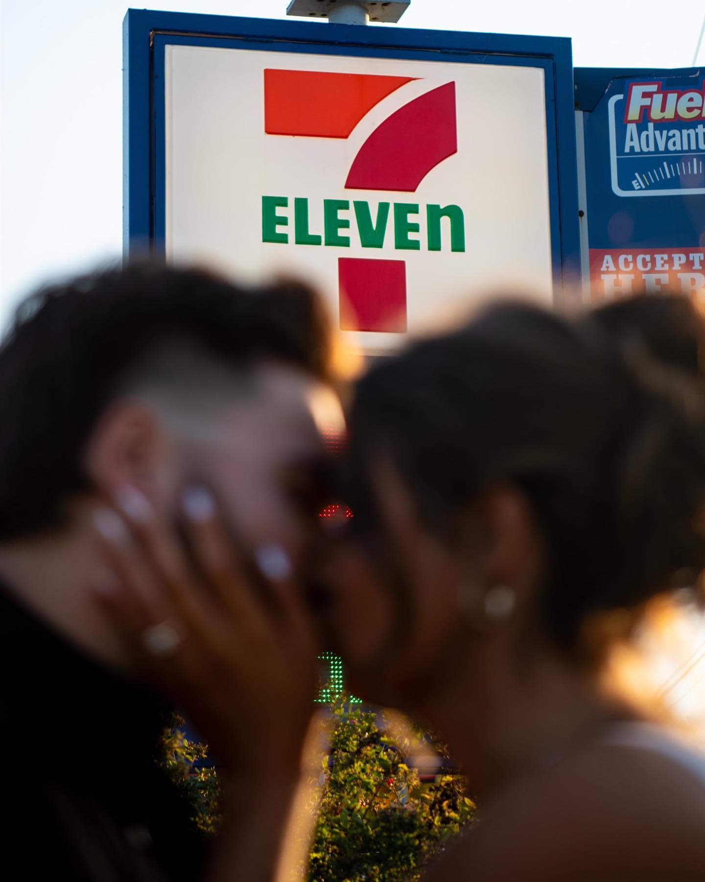 R + L 🤍🖤7️⃣1️⃣1️⃣