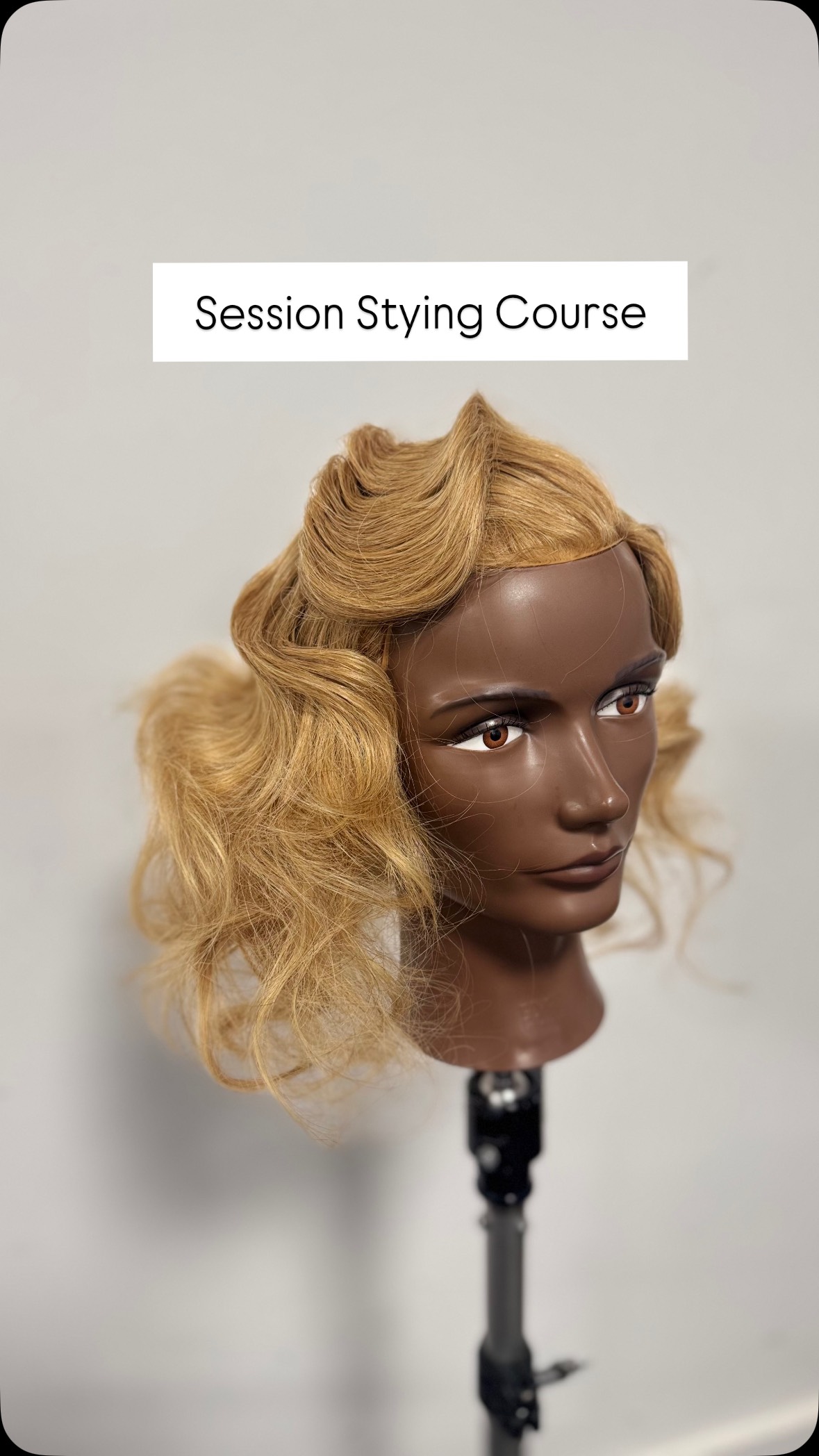 Last weeks course with @welove.purpleheartsclub & @anneveckeducation was frikkin awesome!
It was refreshing what was learnt in college and how that translates to some of the images you see on catwalks, tv and magazines.
I would say I probably have too many plates spinning in the air right now however this is defo something I’m going to aim for.
When I take part in awards such as the British hairdressing awards a lot of it is judged on a set of model images. I have seen first hand how stylists can create stunning images.. usually with Afro but they don’t work with it on a daily basis. Many other images of curls have all been created with heat… and here lies the inspiration!
I’d love to create a collection of waves to Afro and everything inbetween! Showcasing the beauty that they already have… for now I’ll keep dreaming but it’s going to happen!
#curlyhairstylist #sessionstyling #curlymodel