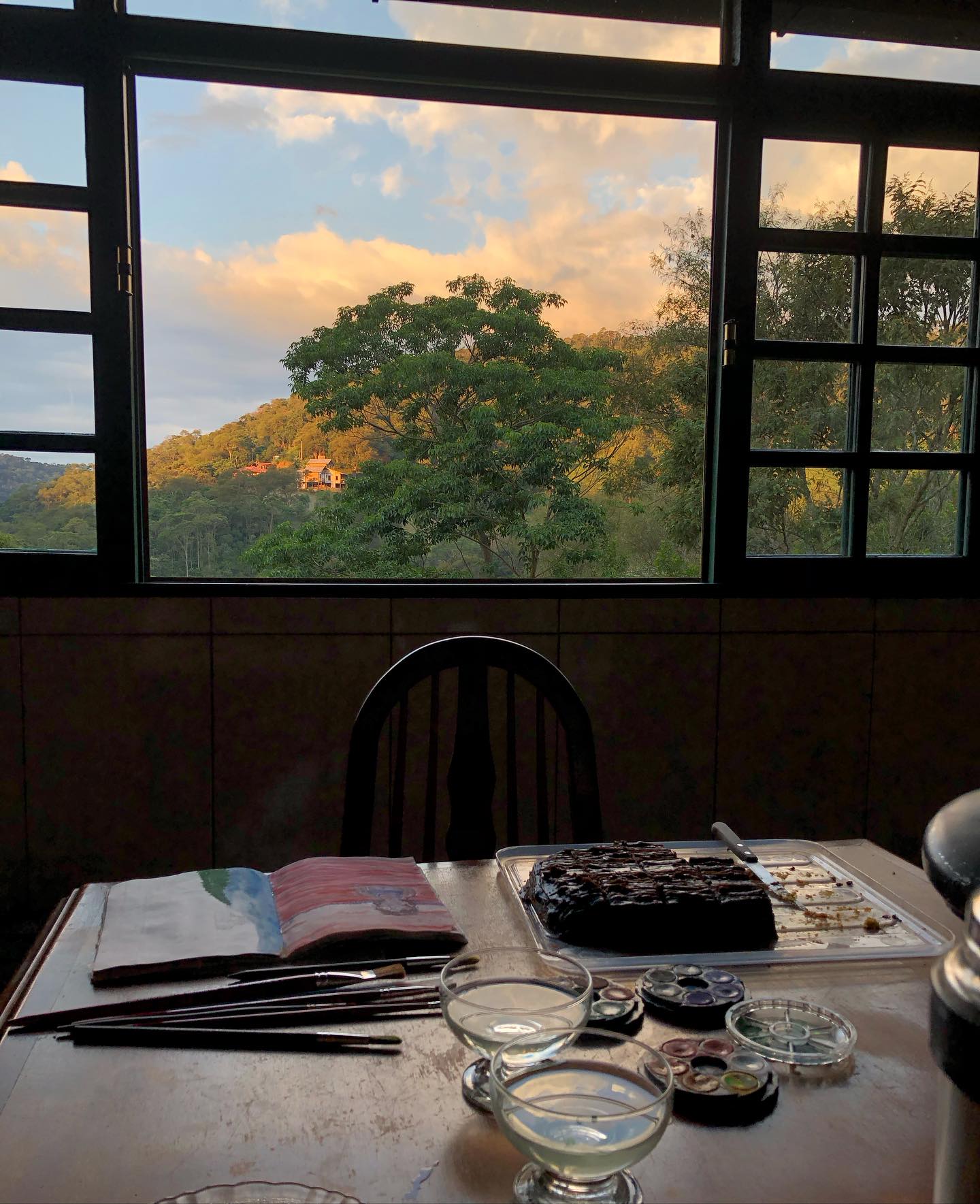 top coisas que mais amo: fazer arte junto de quem eu gosto 💛