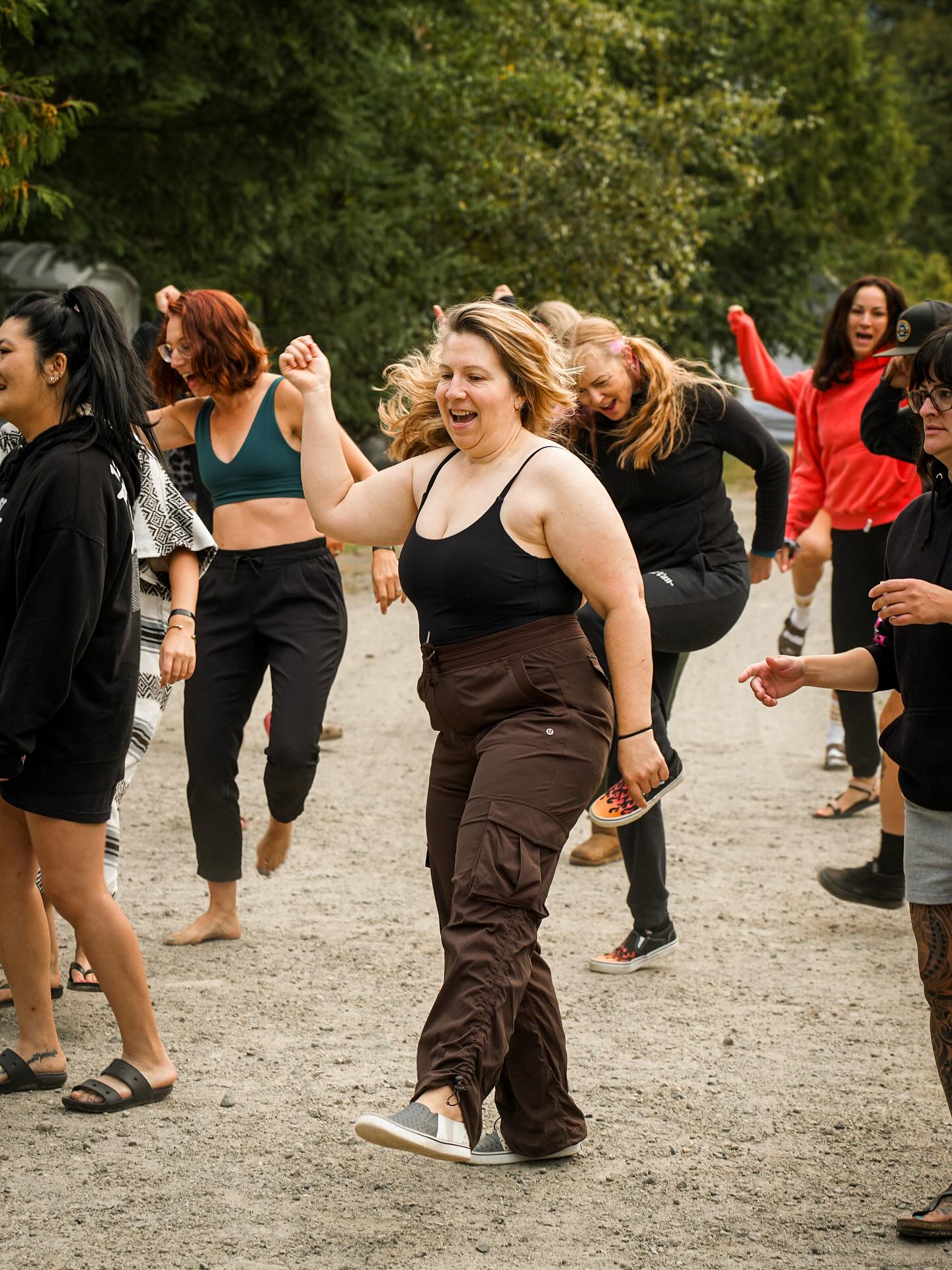 Looking at this picture makes me think… we might just need to add a line dancing or two-step session next year 💃✨
Got any favorite women who could bring the fun?
Tag them below! ⬇️
