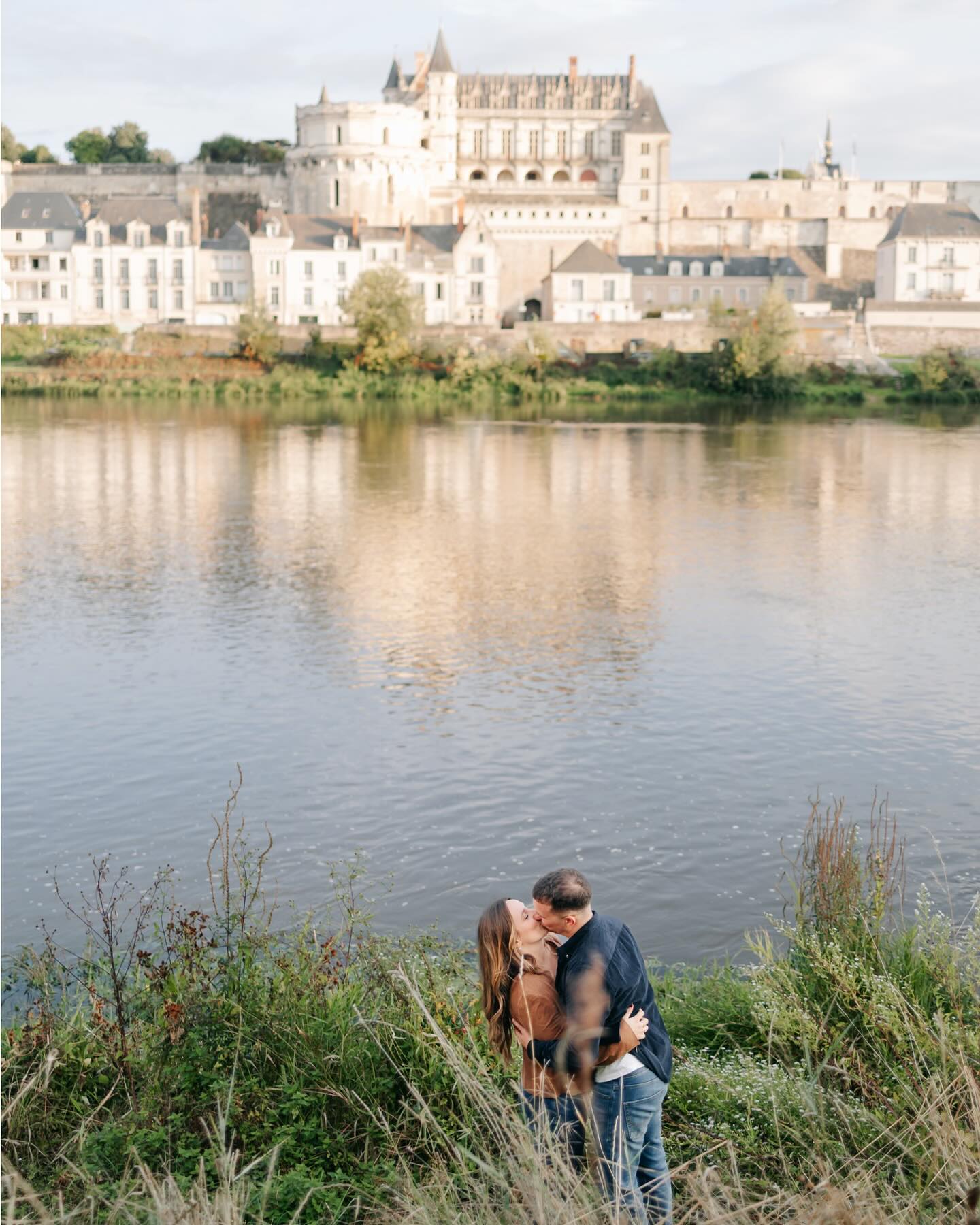 .
Amour, château & montgolfières. ♡
.
#photographetours #indreetloire #toursmaville #photographecoupletours #regioncentre #seancecouple #futursmaries #seanceengagement #photographemariage #mariage2027 #futursmariés2027 #mariageregioncentre #loirevalley #loirevalleywedding #loirevalleyweddingphotographer #engagementsession #castleloirevalley #romanticphoto #romanticphotography #romanticwedding #mariageromantique #photographeromantique