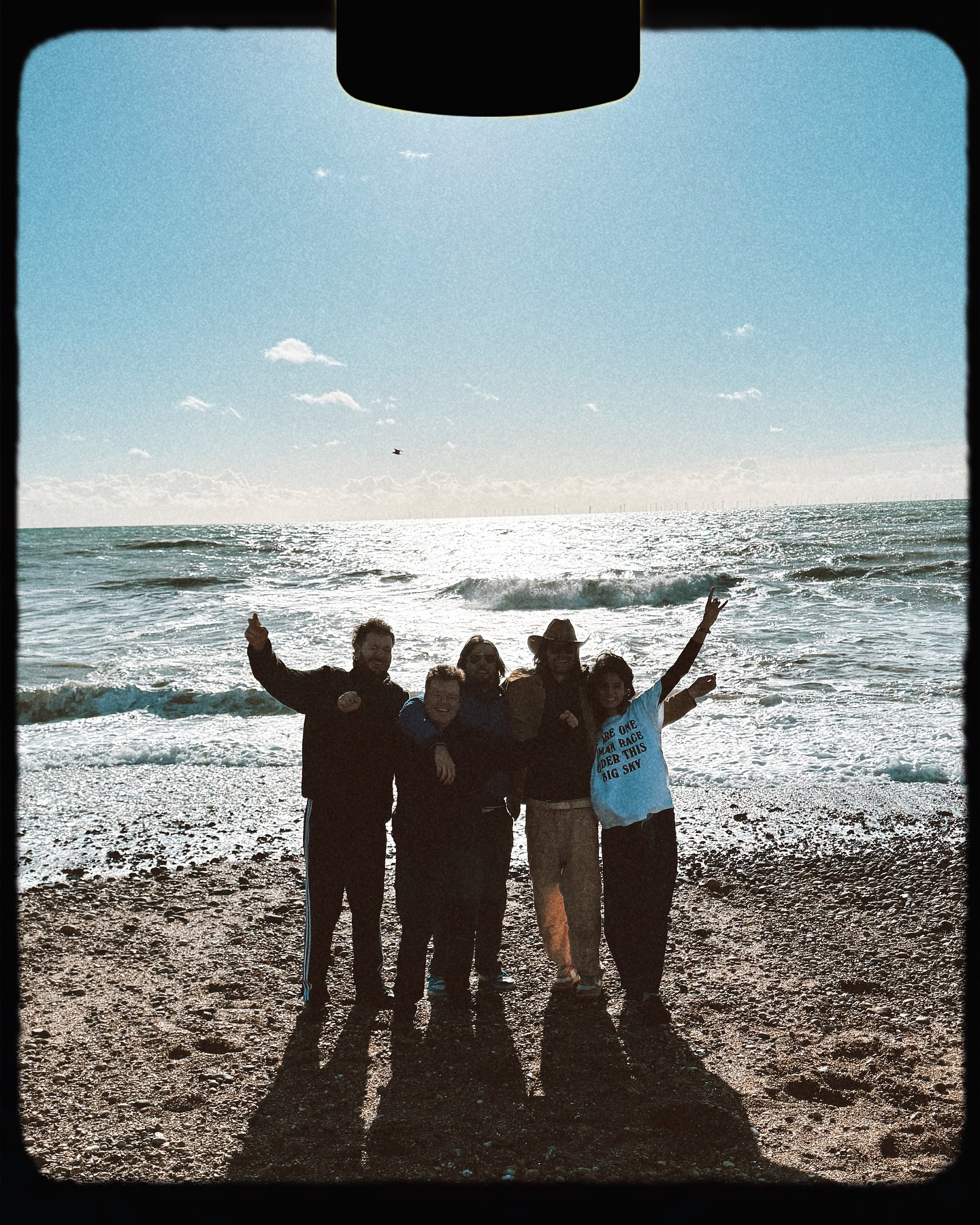 That’s a wrap on Big Sky’s Autumn Tour!
We truly appreciate every one of you who came out to the shows and supported us on this run ❤️ Thank you, we absolutely couldn’t have done it without you!
A massive thank you to all the venues and sound engineers that helped make these shows a reality!
It was a helluva graft, but playing to full rooms of people every night the last 9 nights was an absolute DREAM!!!
We love you lots ❤️ we’re gonna get a good night’s sleep & start planning the next one!
Big Sky Orchestra x