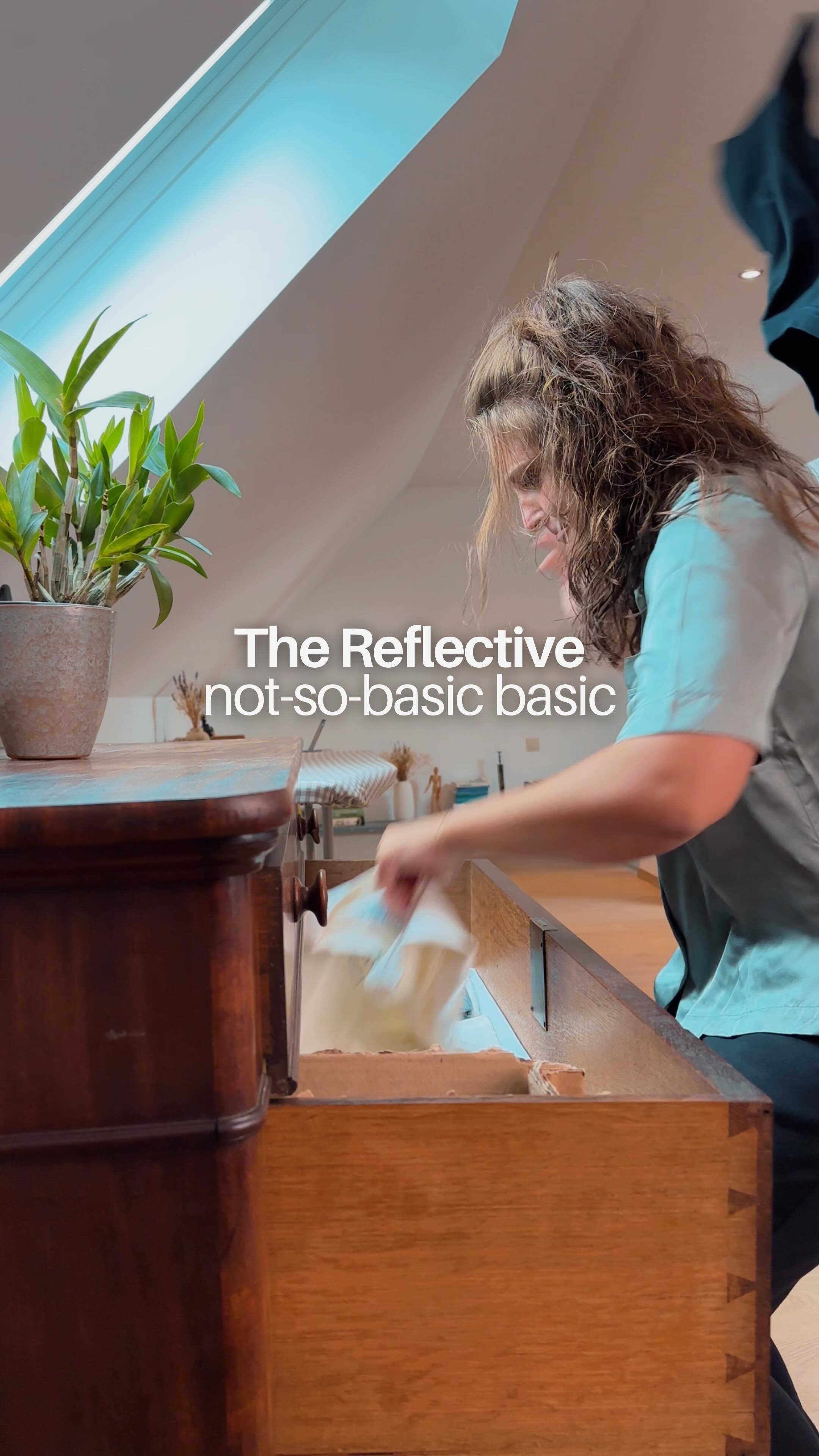 Van outfitcrisis naar instant classic.
Dit is the ultimate 𝘯𝘰𝘵-𝘴𝘰-𝘣𝘢𝘴𝘪𝘤 basic die past bij élke dag, élke stijl, élke mood.
#reflectyourstyle #thelabel #reflective #lifestyle #streetwear #casual #unisex #fyp #fashion